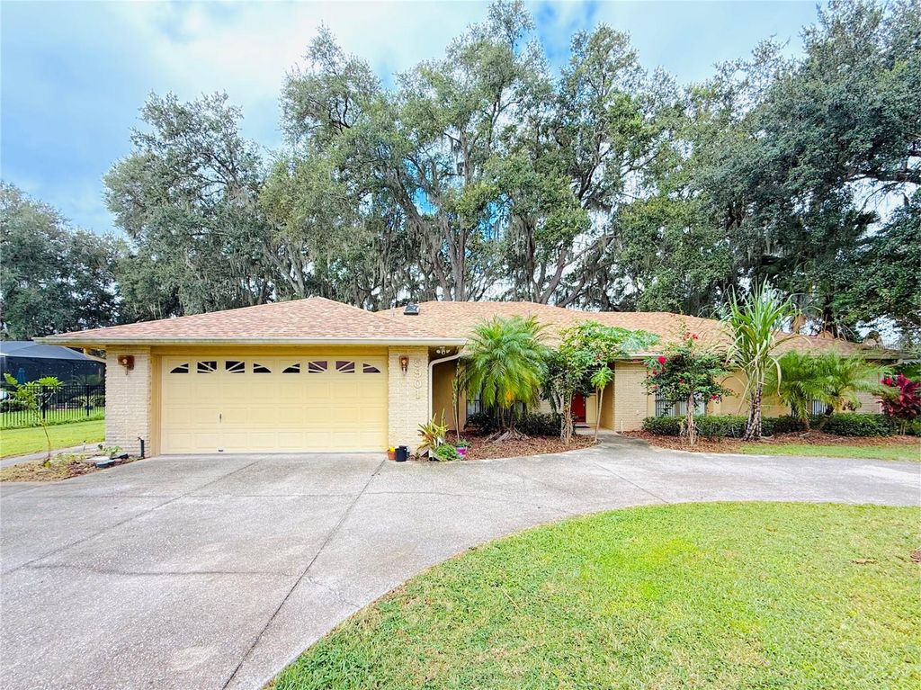 Photo of 5901 Deer Flag Drive, Lakeland, FL 33811 (MLS # O6350453)