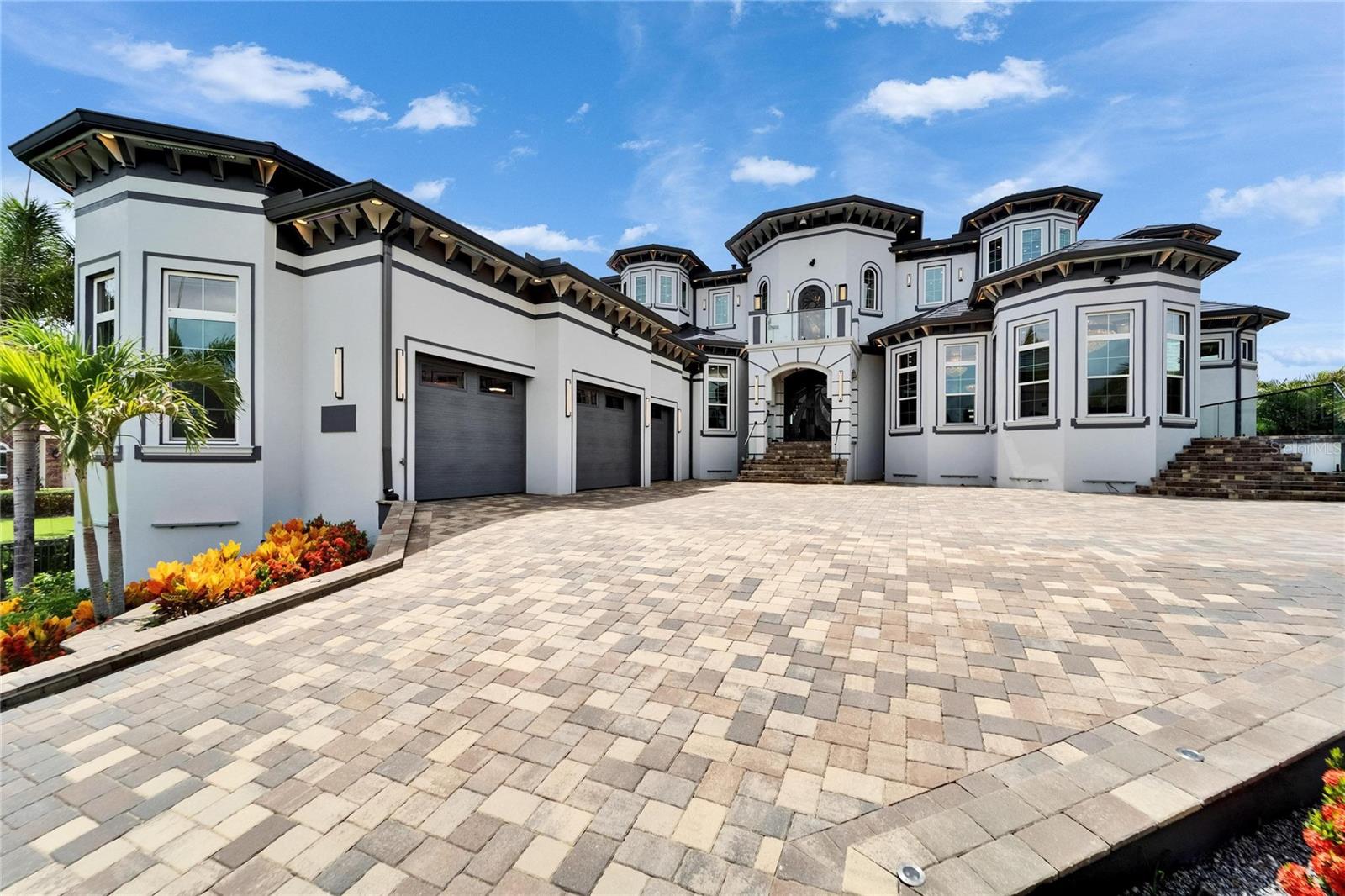 MUSTIQUE BAY - Residential