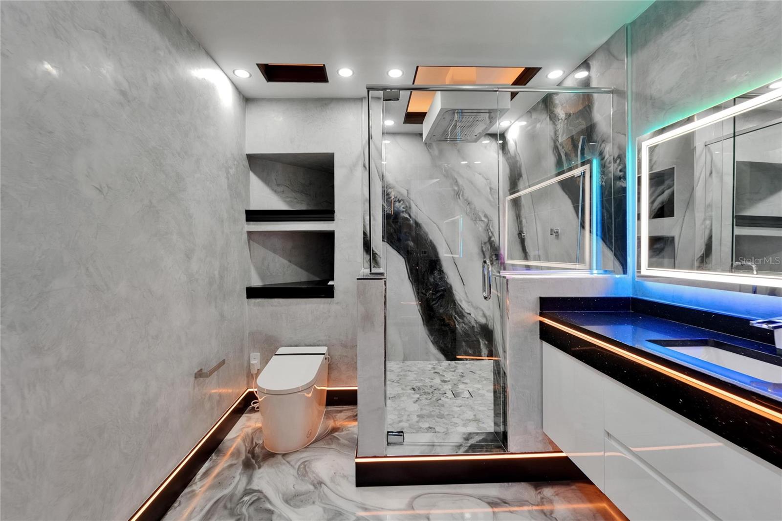 MUSTIQUE BAY - Residential