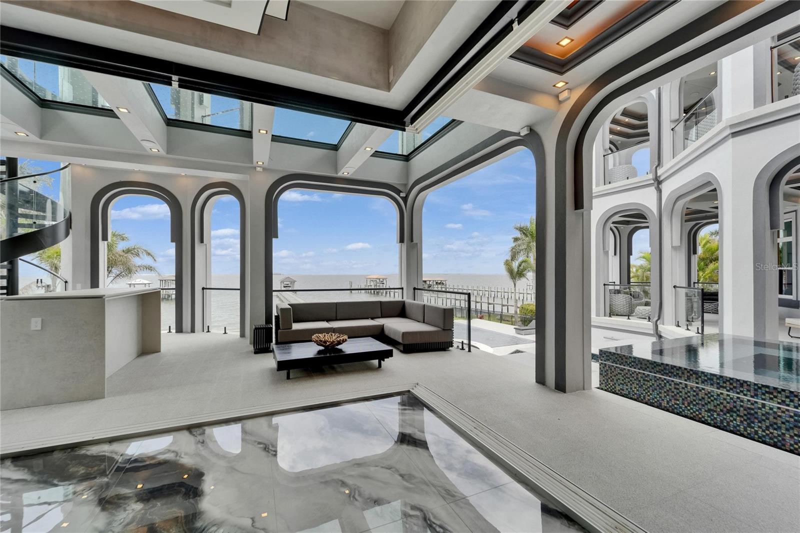 MUSTIQUE BAY - Residential