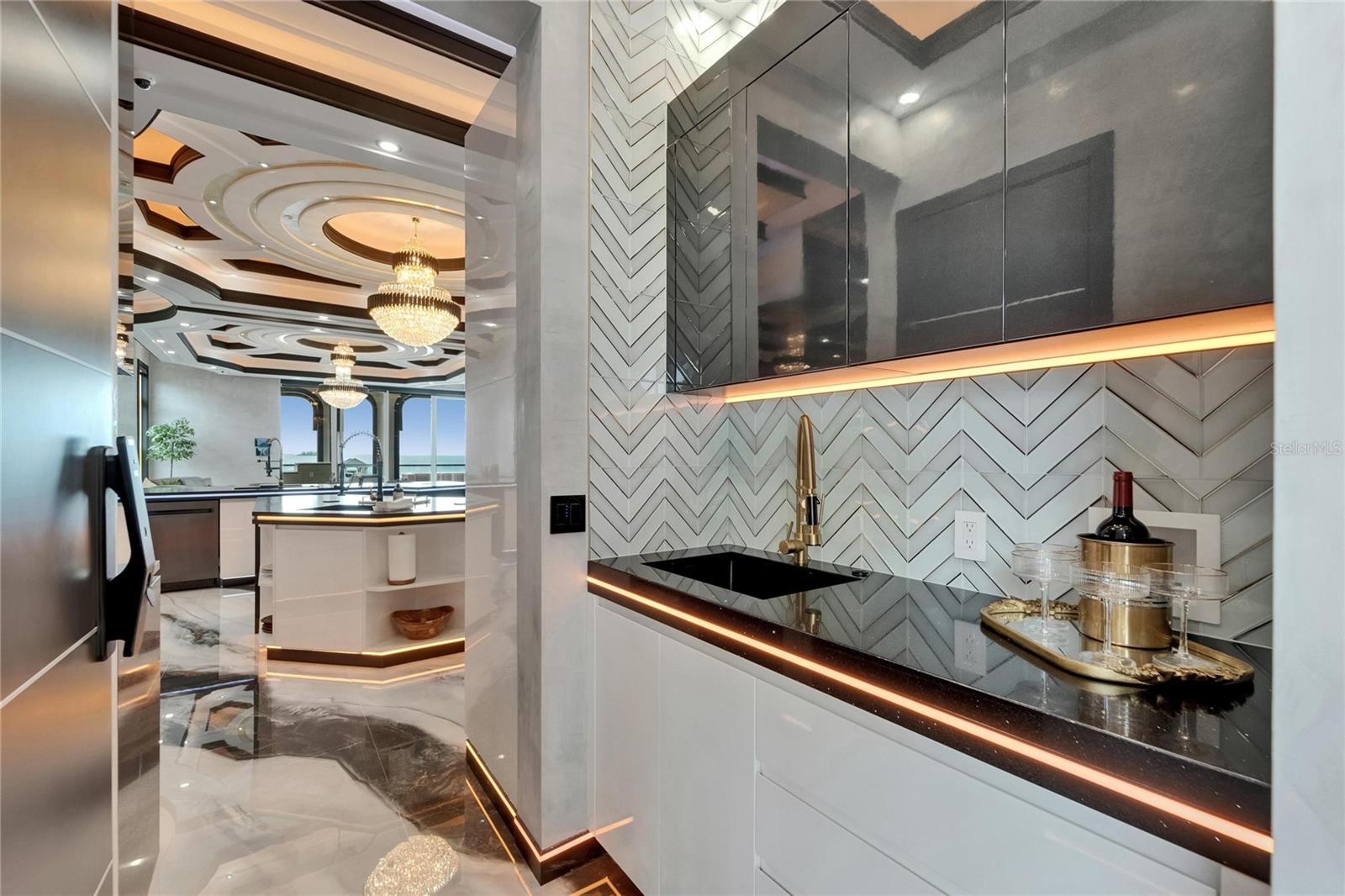 MUSTIQUE BAY - Residential