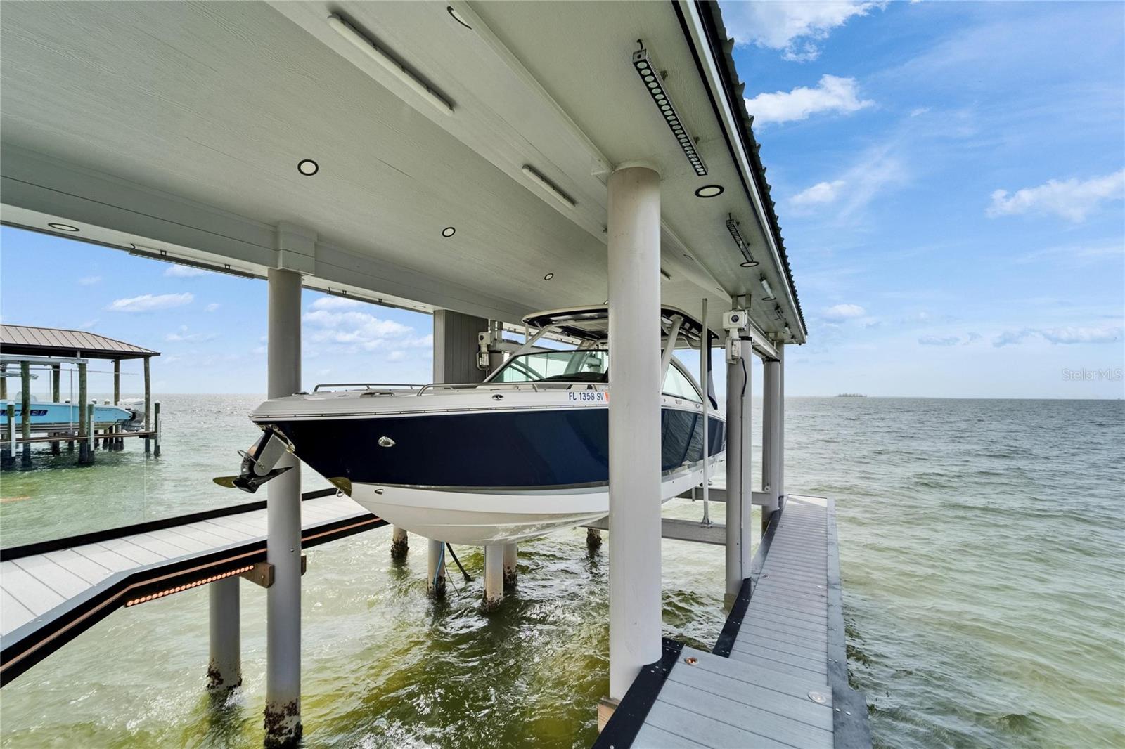 MUSTIQUE BAY - Residential