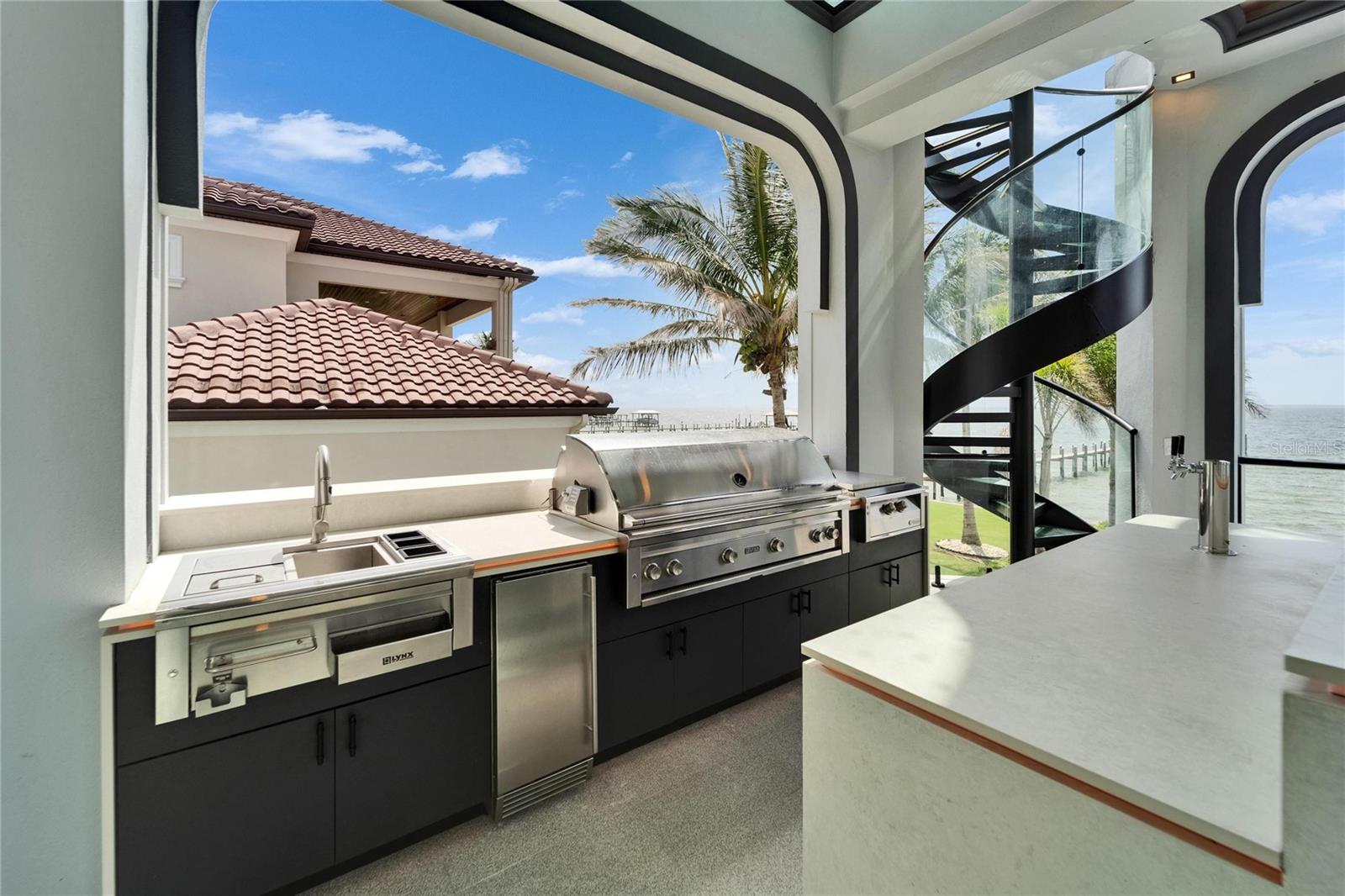 MUSTIQUE BAY - Residential