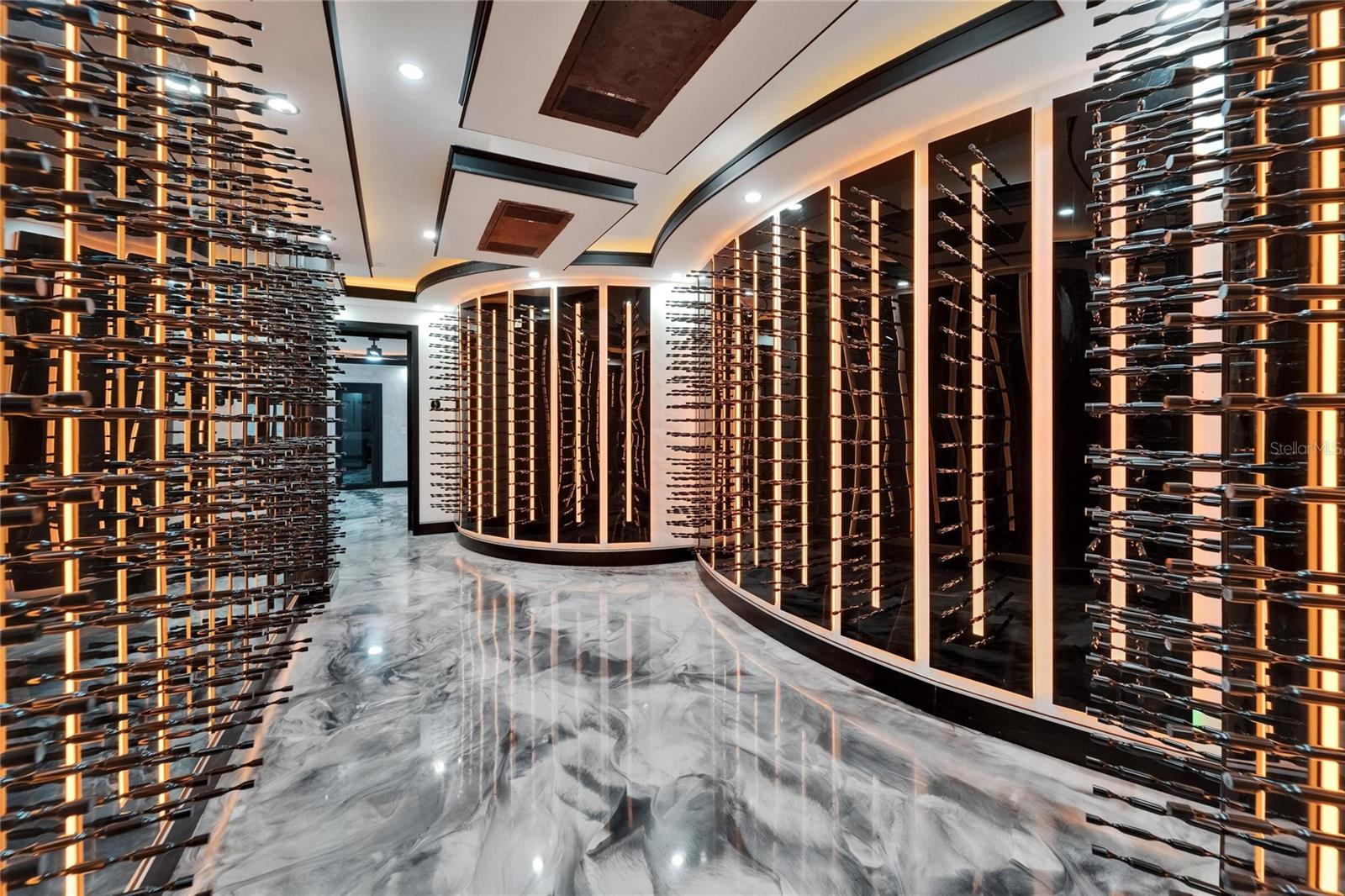 MUSTIQUE BAY - Residential