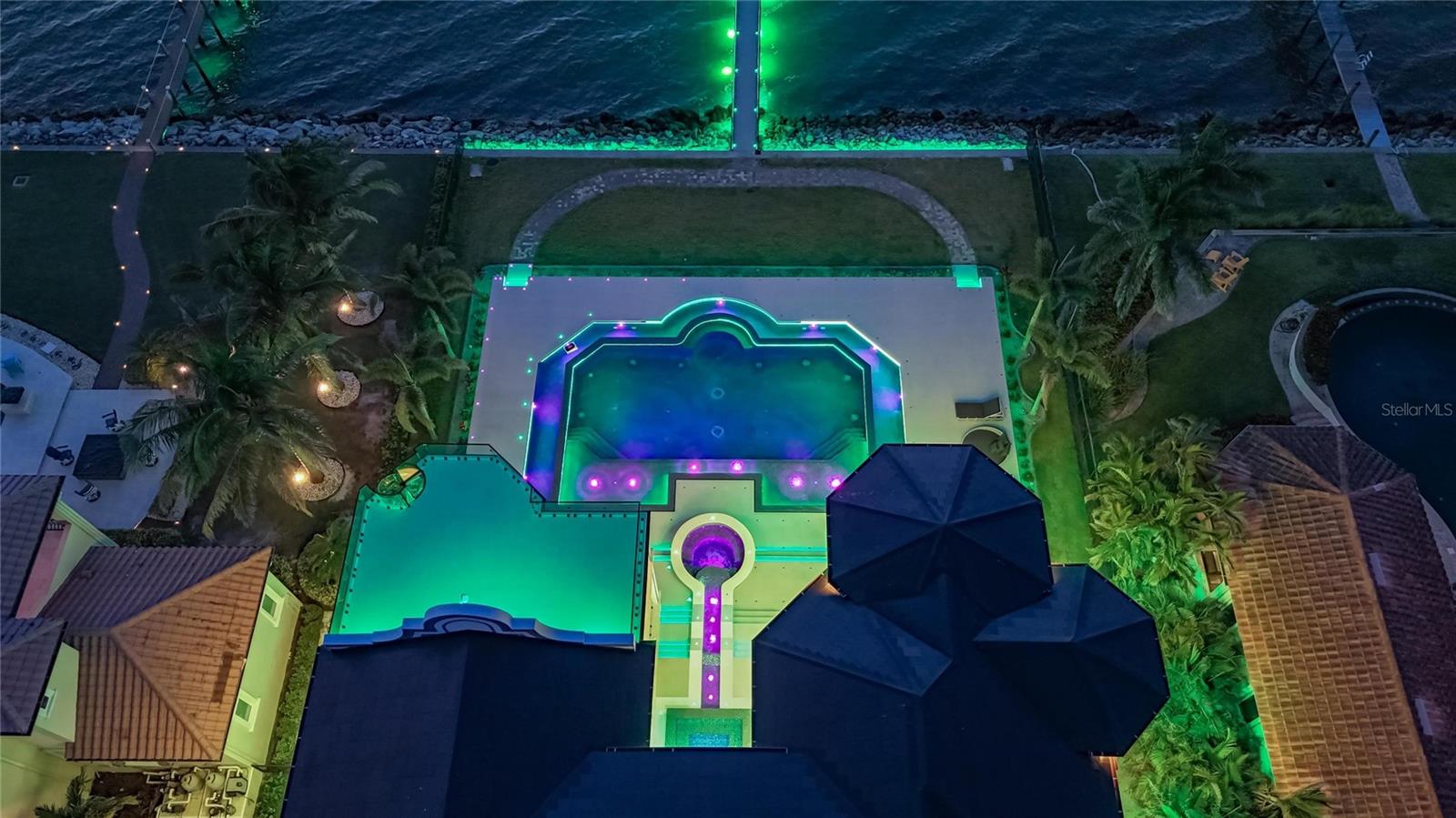 MUSTIQUE BAY - Residential