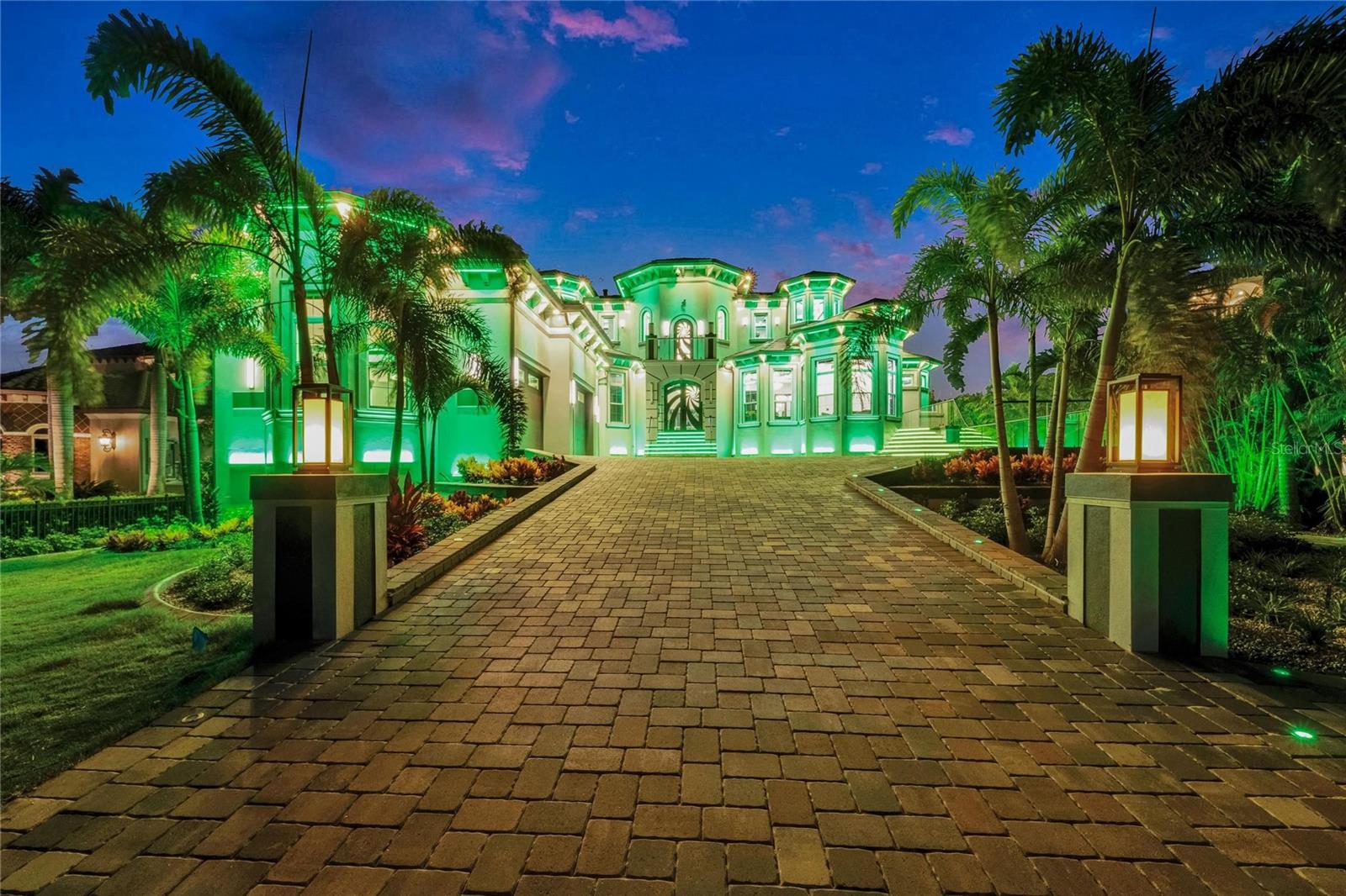 MUSTIQUE BAY - Residential