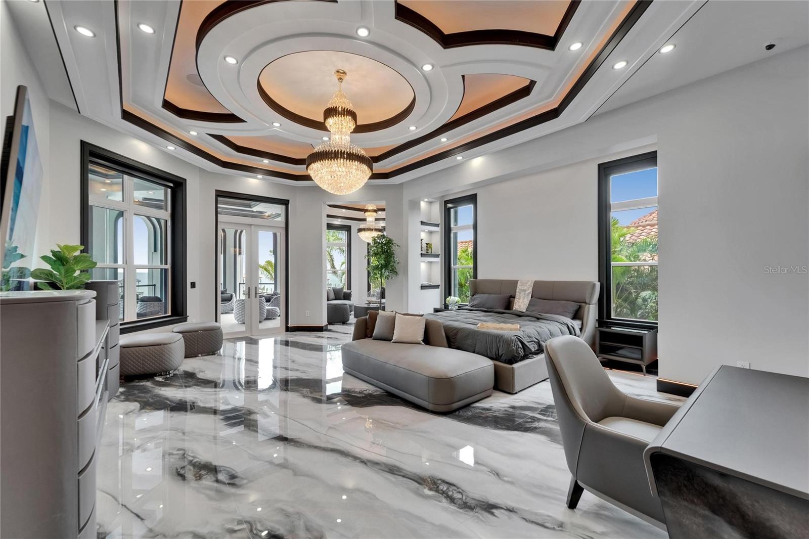 MUSTIQUE BAY - Residential