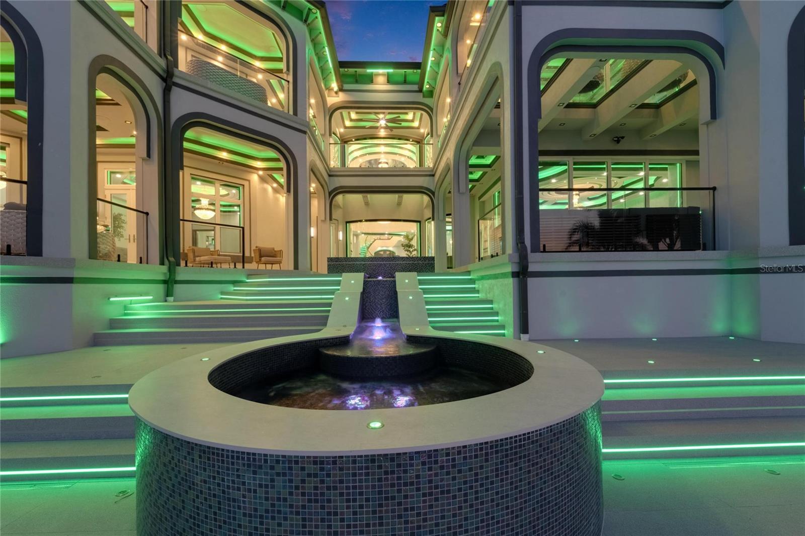 MUSTIQUE BAY - Residential