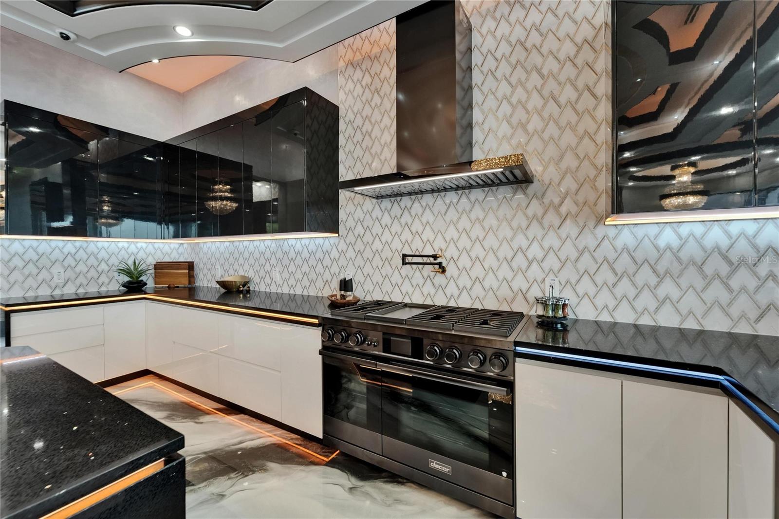 MUSTIQUE BAY - Residential