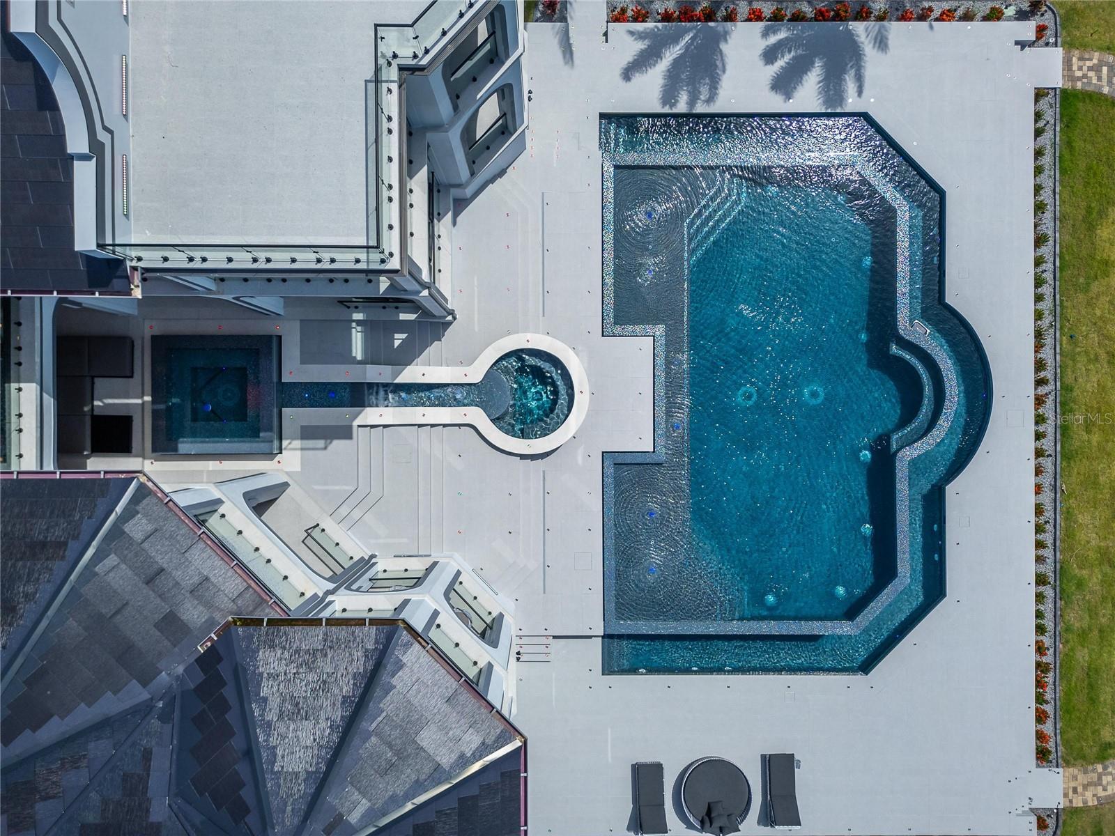 MUSTIQUE BAY - Residential