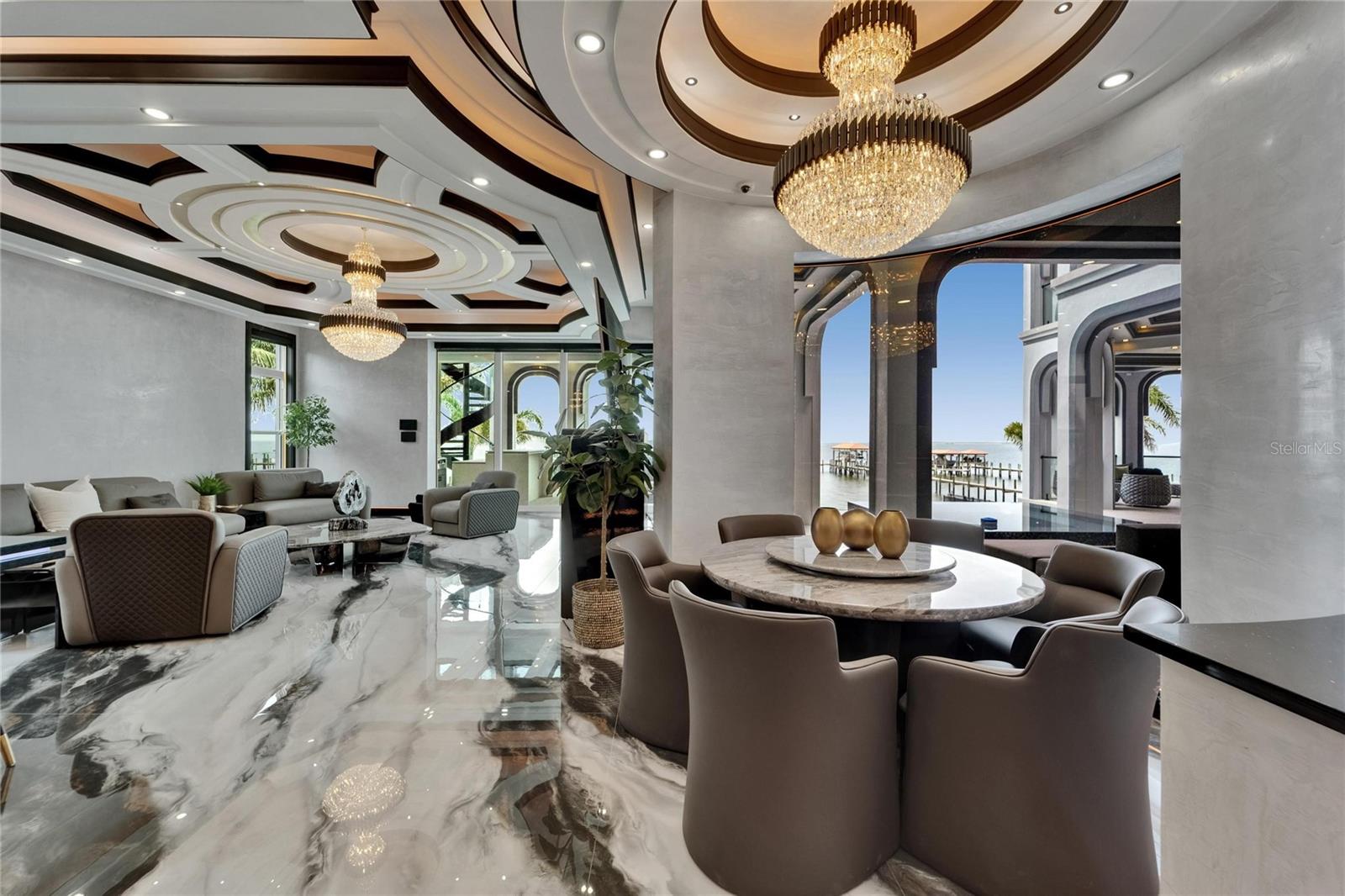 MUSTIQUE BAY - Residential