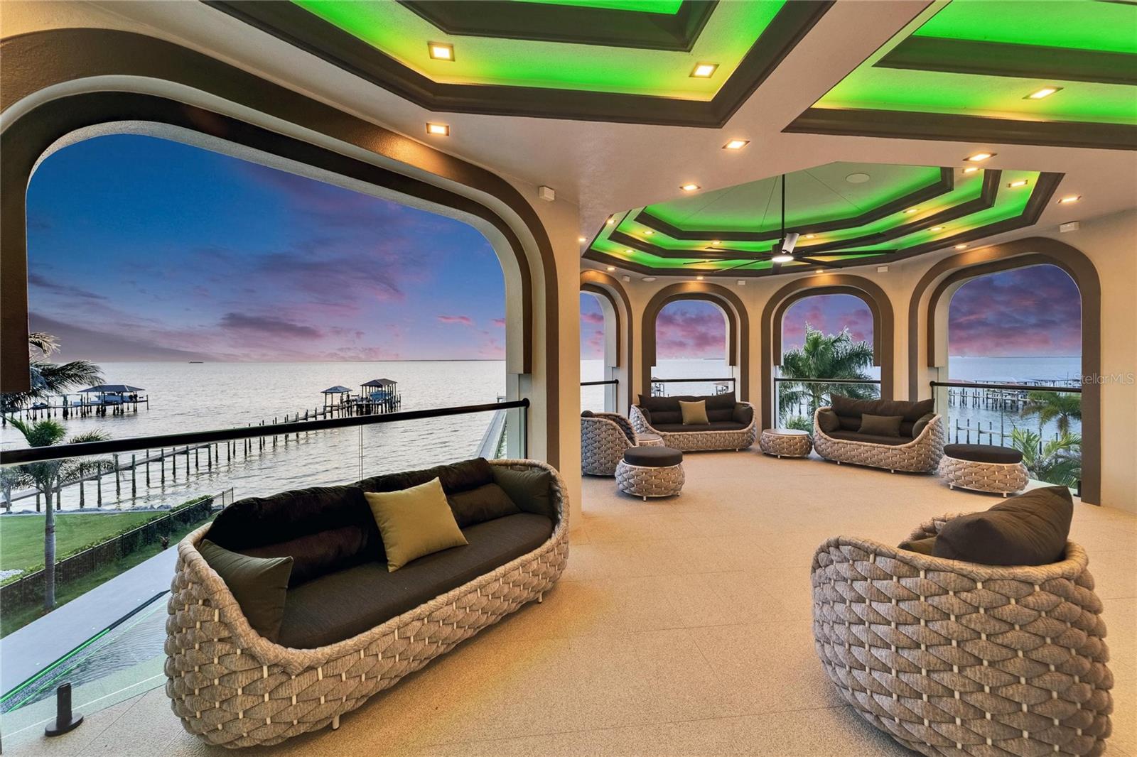 MUSTIQUE BAY - Residential