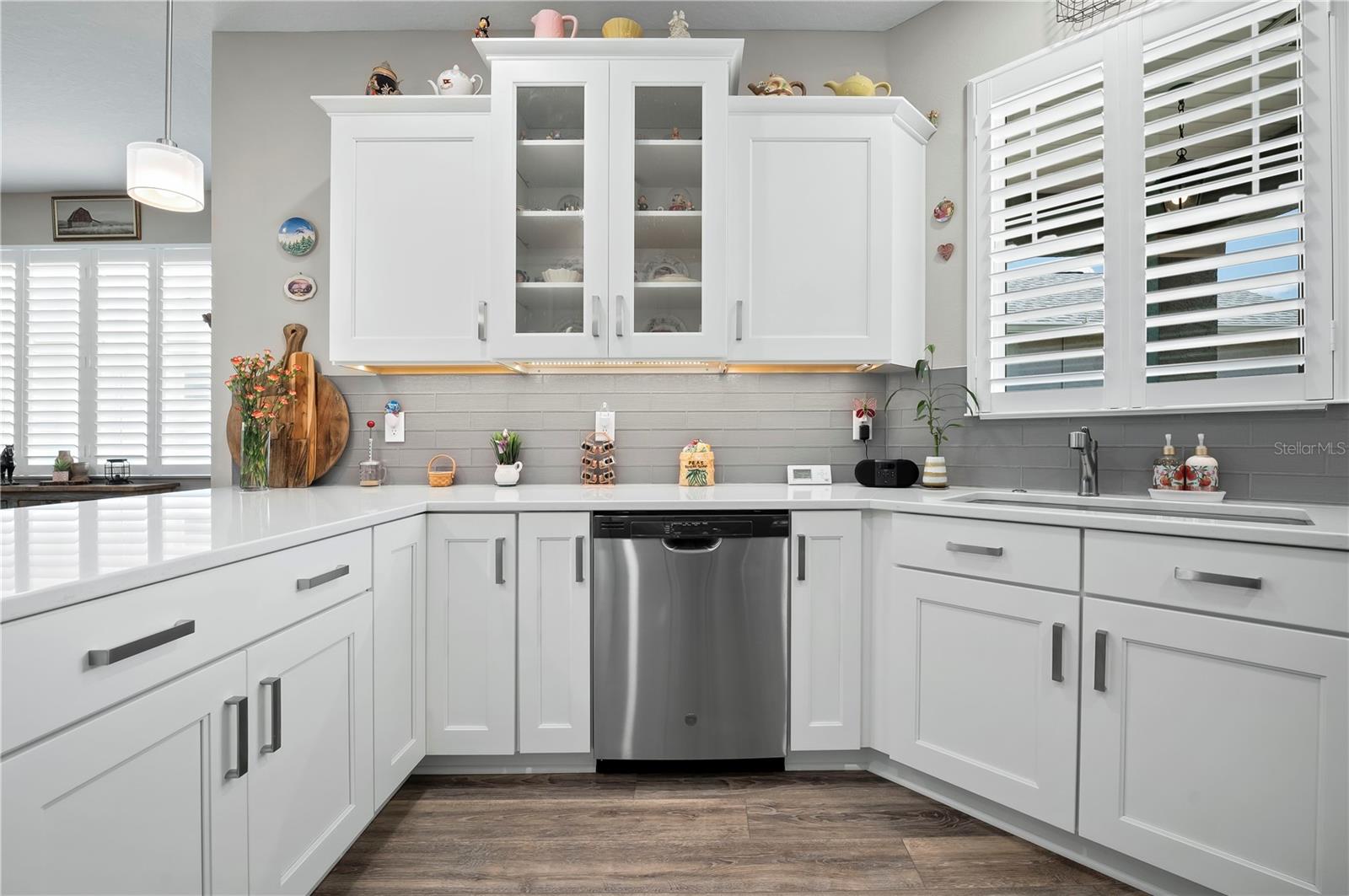 ON TOP OF THE WORLD / WEYBOURNE LANDING - Residential