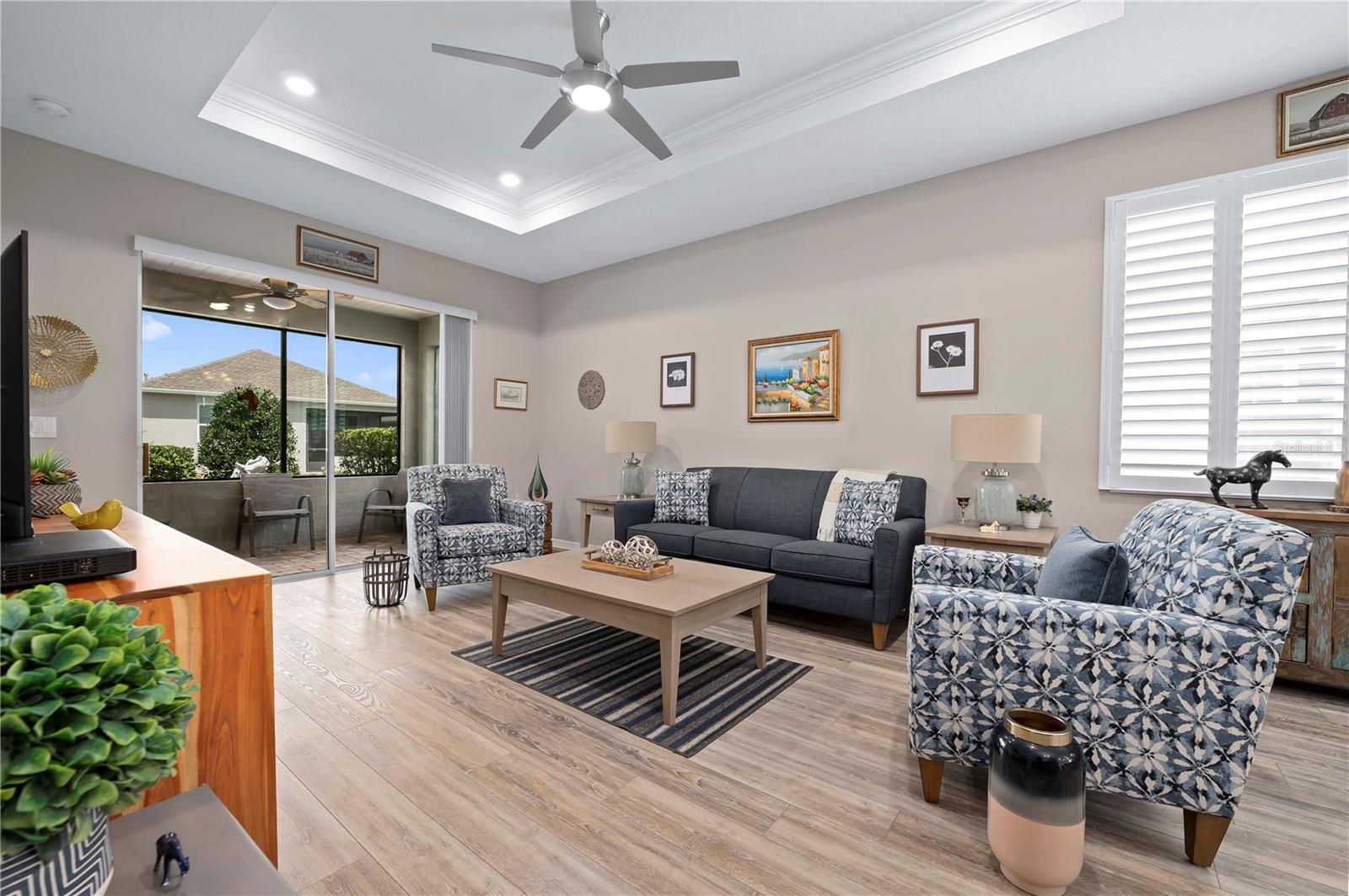 ON TOP OF THE WORLD / WEYBOURNE LANDING - Residential