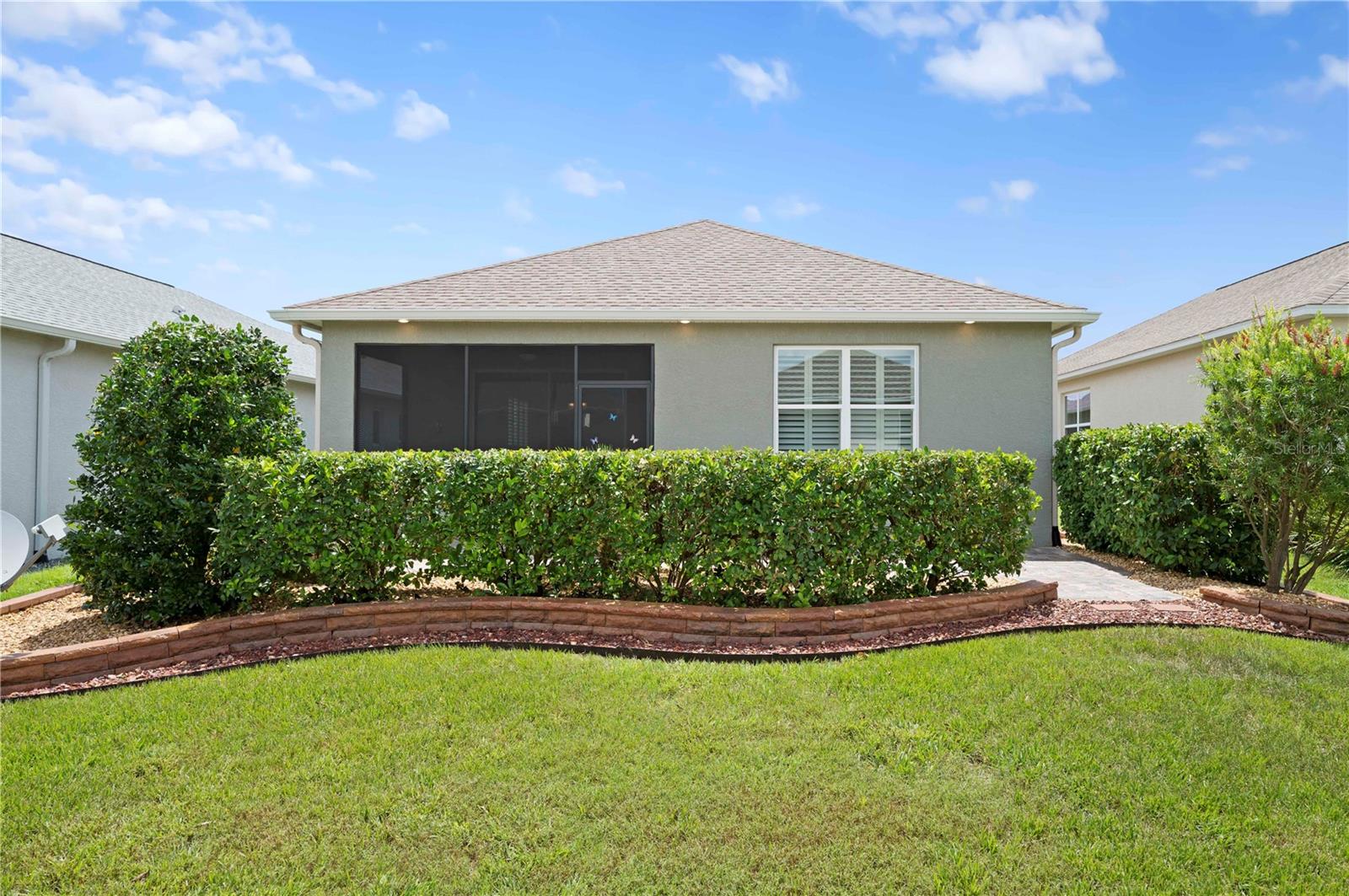 ON TOP OF THE WORLD / WEYBOURNE LANDING - Residential
