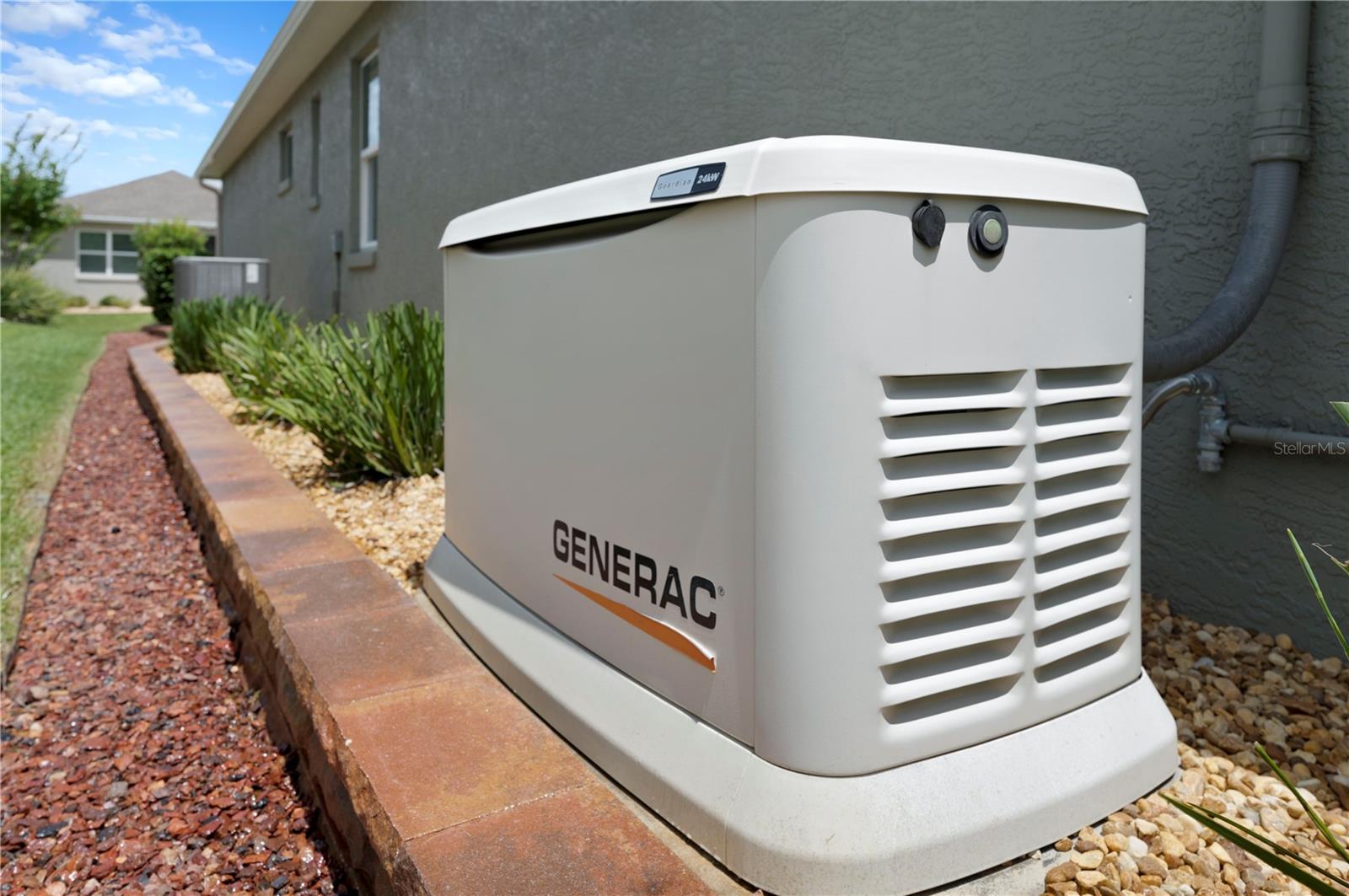 ON TOP OF THE WORLD / WEYBOURNE LANDING - Residential