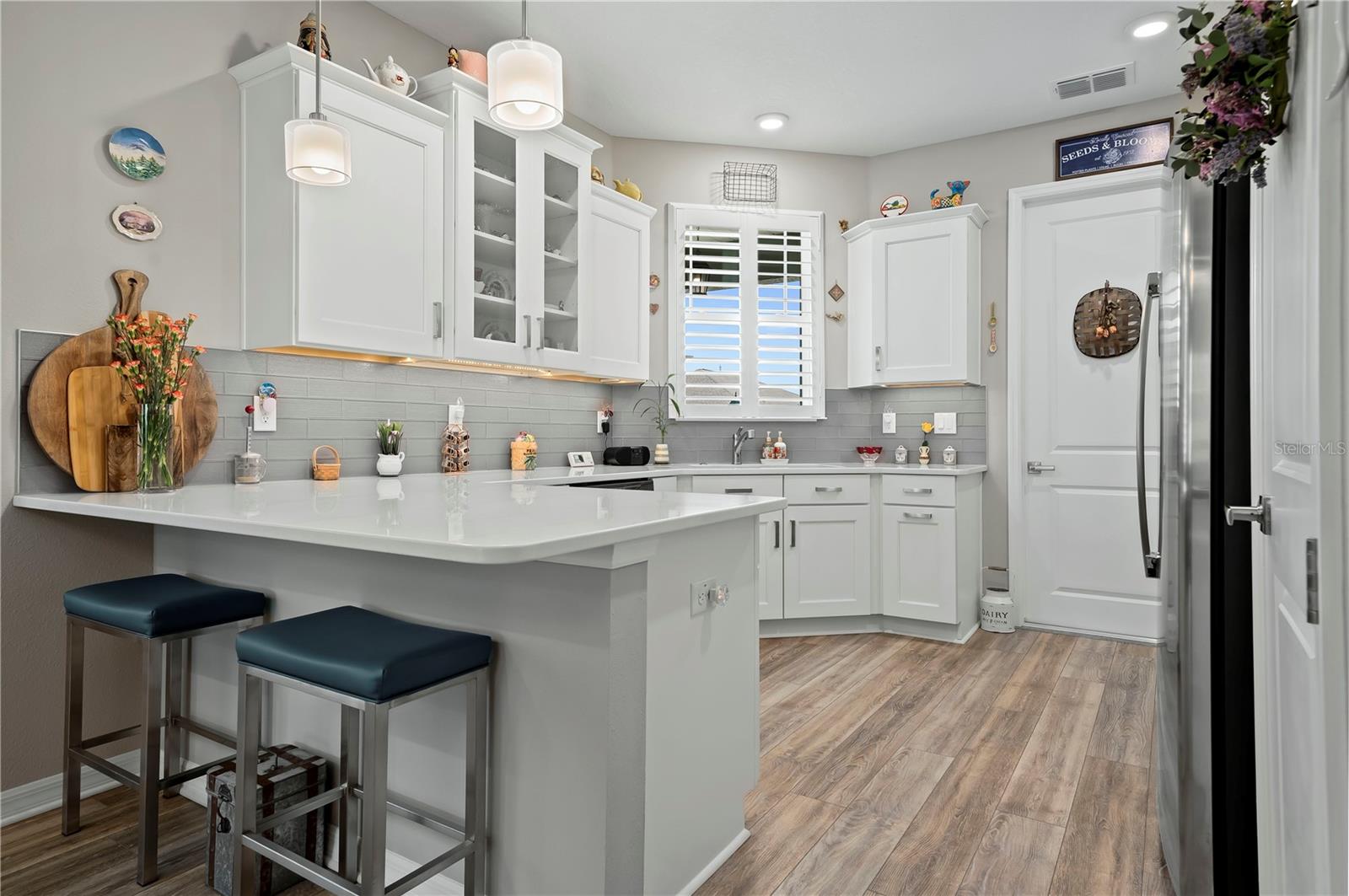 ON TOP OF THE WORLD / WEYBOURNE LANDING - Residential