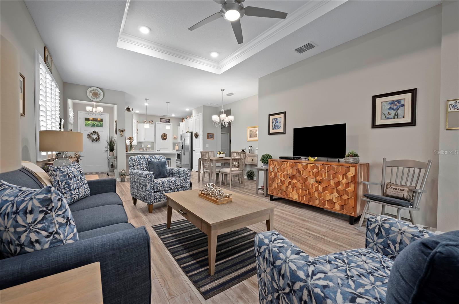 ON TOP OF THE WORLD / WEYBOURNE LANDING - Residential