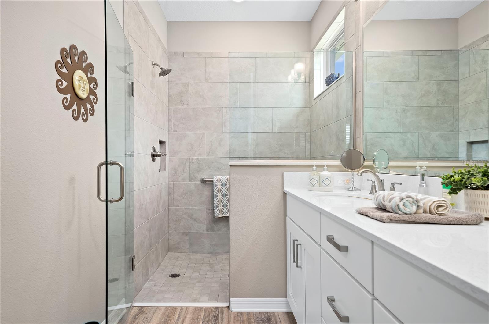 ON TOP OF THE WORLD / WEYBOURNE LANDING - Residential