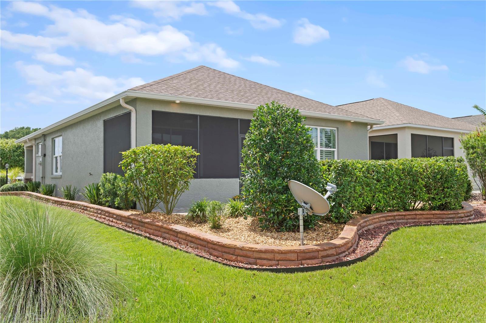 ON TOP OF THE WORLD / WEYBOURNE LANDING - Residential