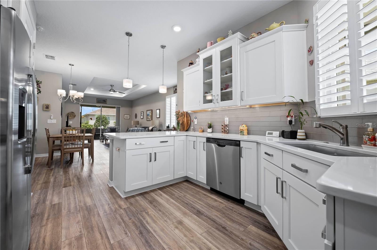 ON TOP OF THE WORLD / WEYBOURNE LANDING - Residential