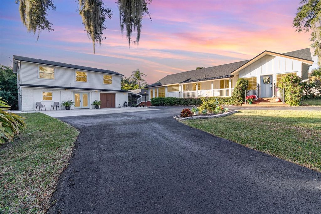 Photo of 1099 Grove Avenue, Mount Dora, FL 32757 (MLS # O6367742)