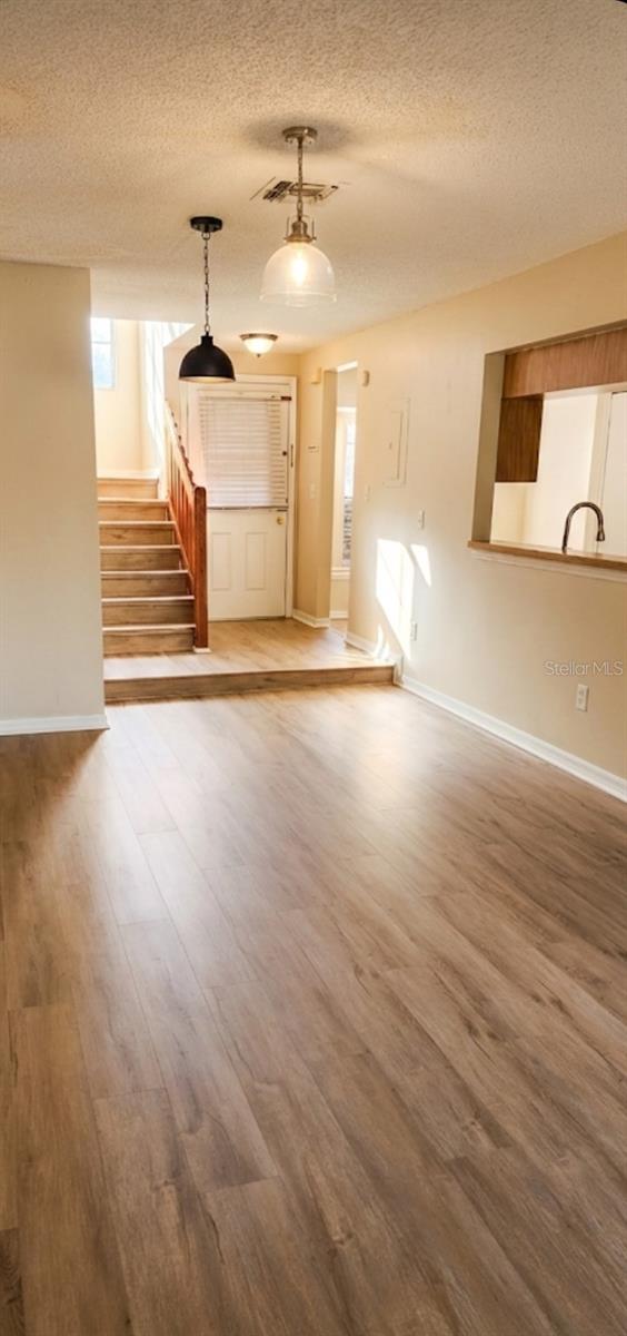 LAKEVIEW VILLAGE CONDO 09 - Residential