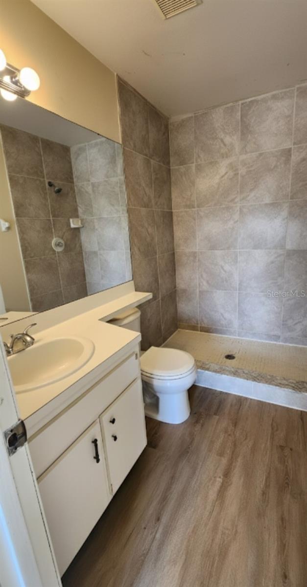 LAKEVIEW VILLAGE CONDO 09 - Residential