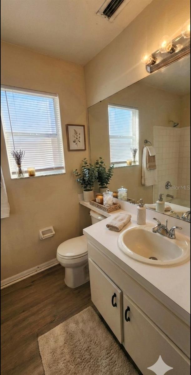 LAKEVIEW VILLAGE CONDO 09 - Residential