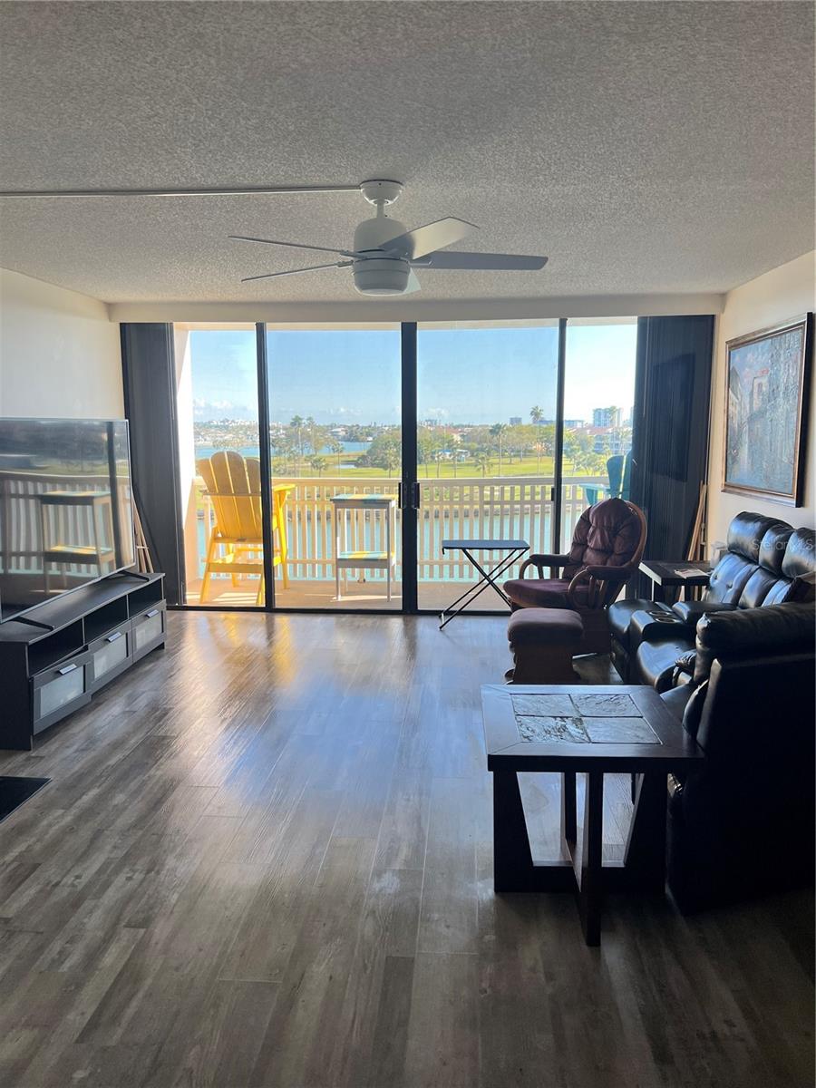 450 TREASURE ISLAND CAUSEWAY 507