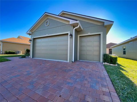 A home in WINTER HAVEN