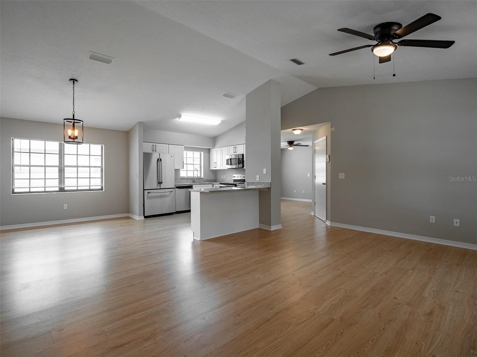 LINCOLN PARK SOUTH - Residential