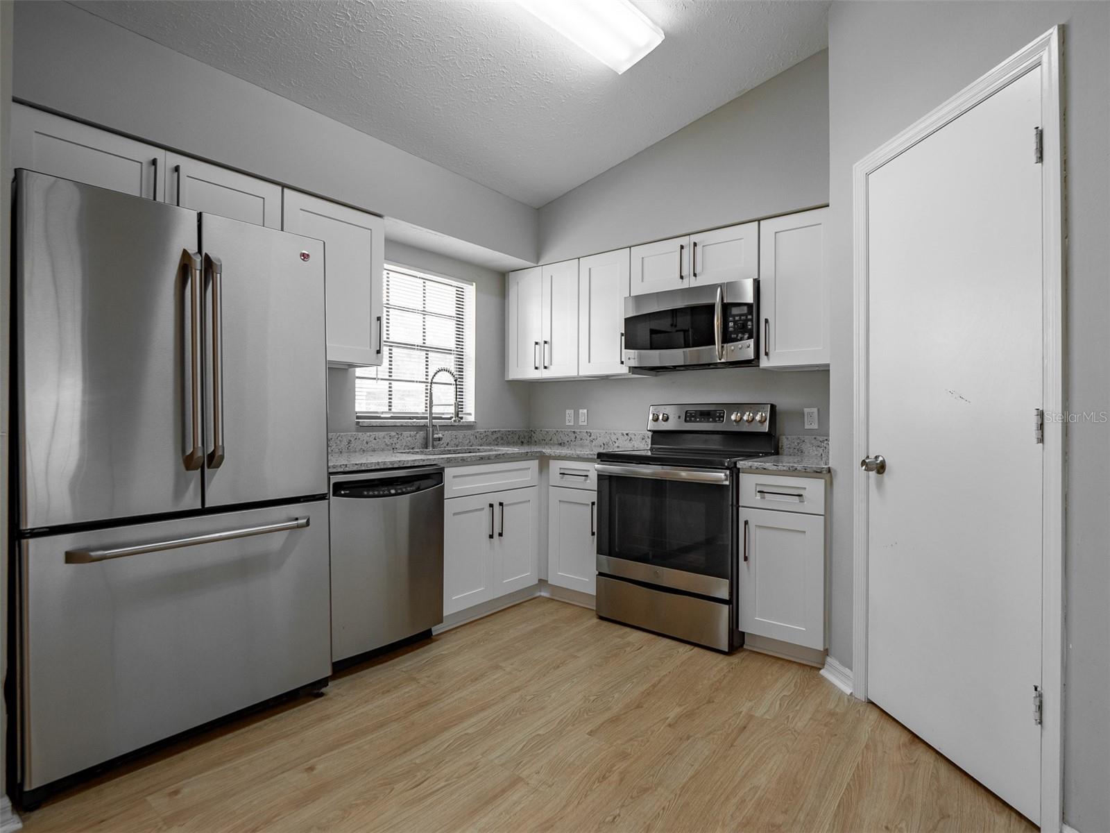 LINCOLN PARK SOUTH - Residential