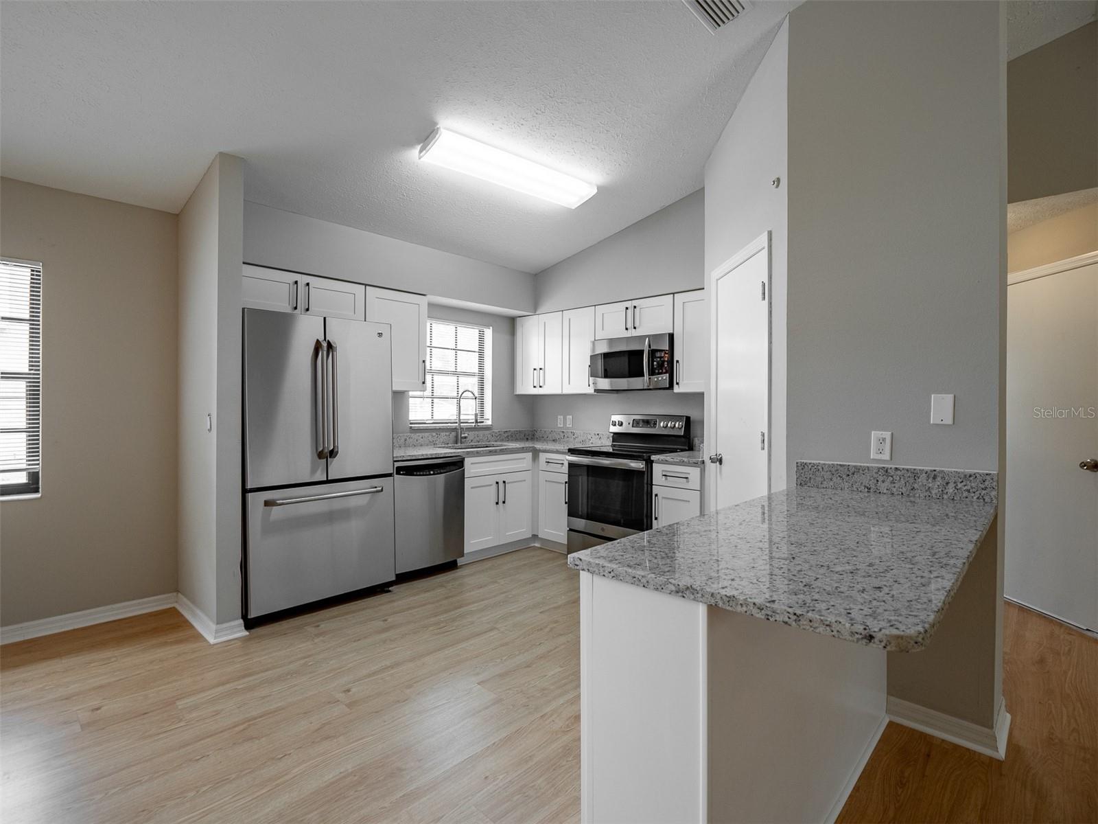 LINCOLN PARK SOUTH - Residential