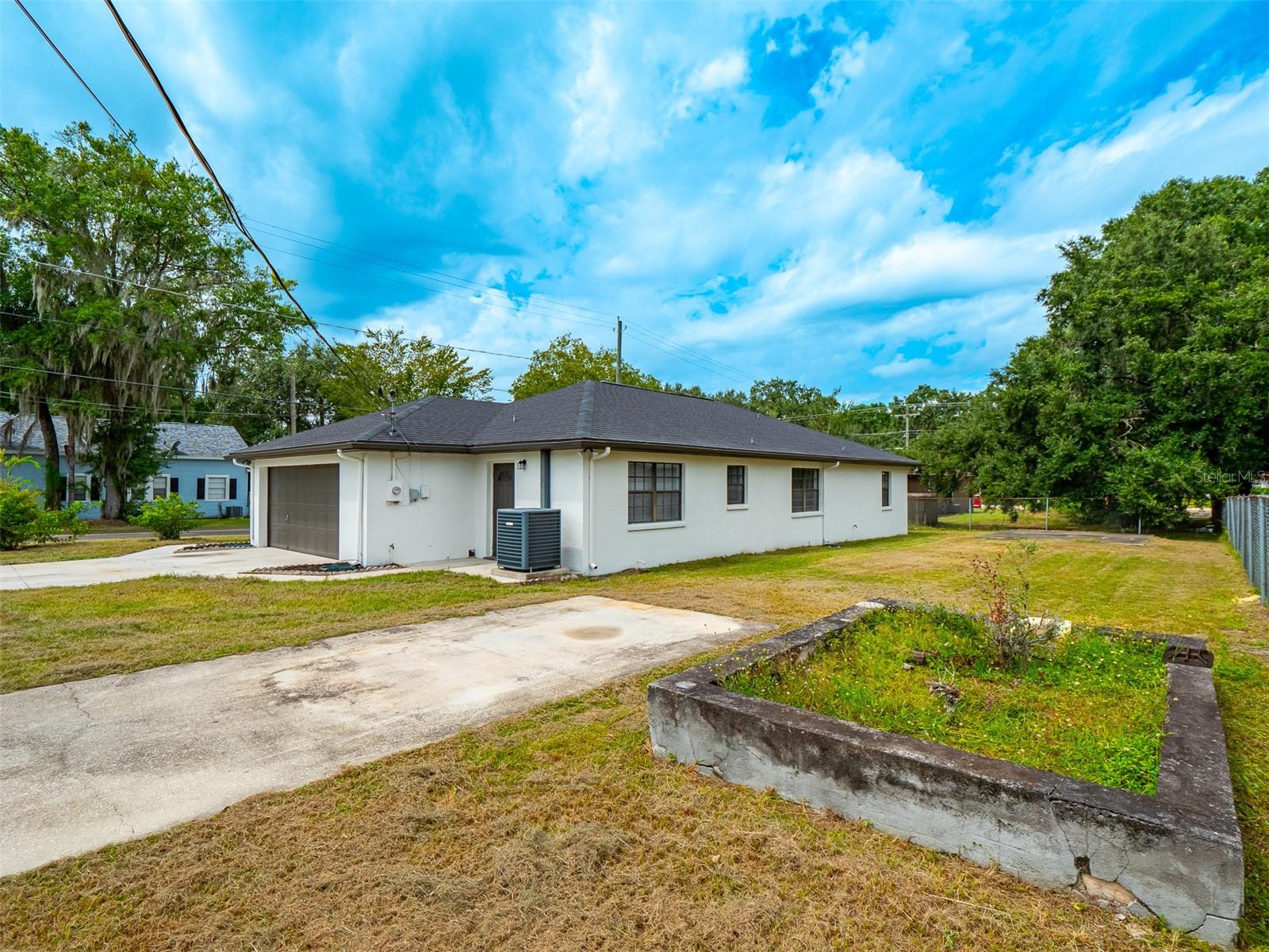 LINCOLN PARK SOUTH - Residential