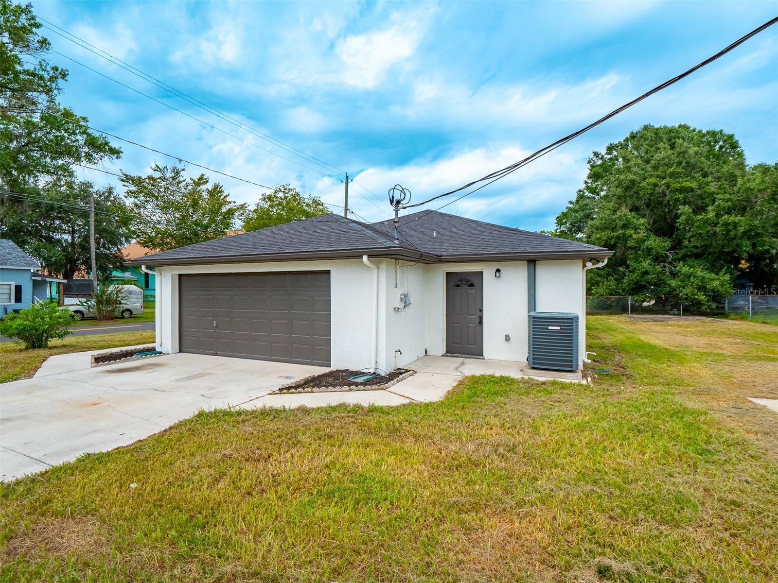 LINCOLN PARK SOUTH - Residential