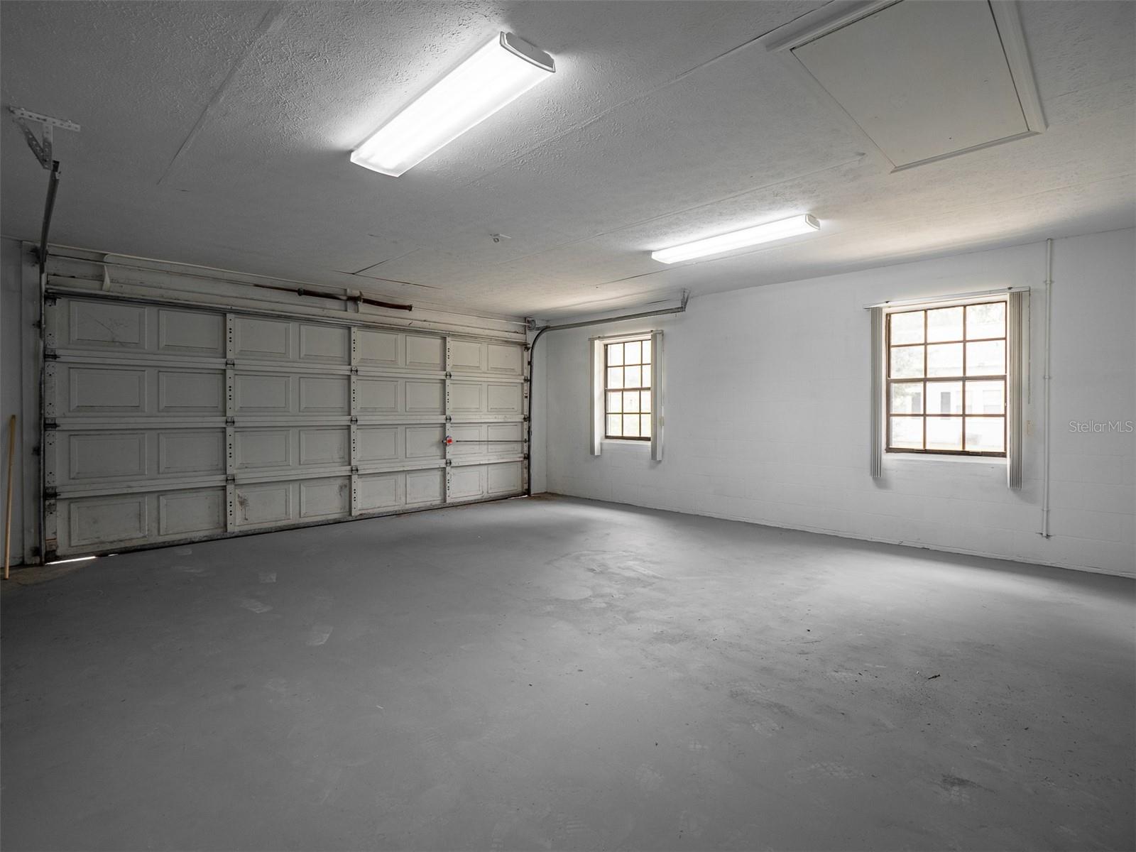 LINCOLN PARK SOUTH - Residential