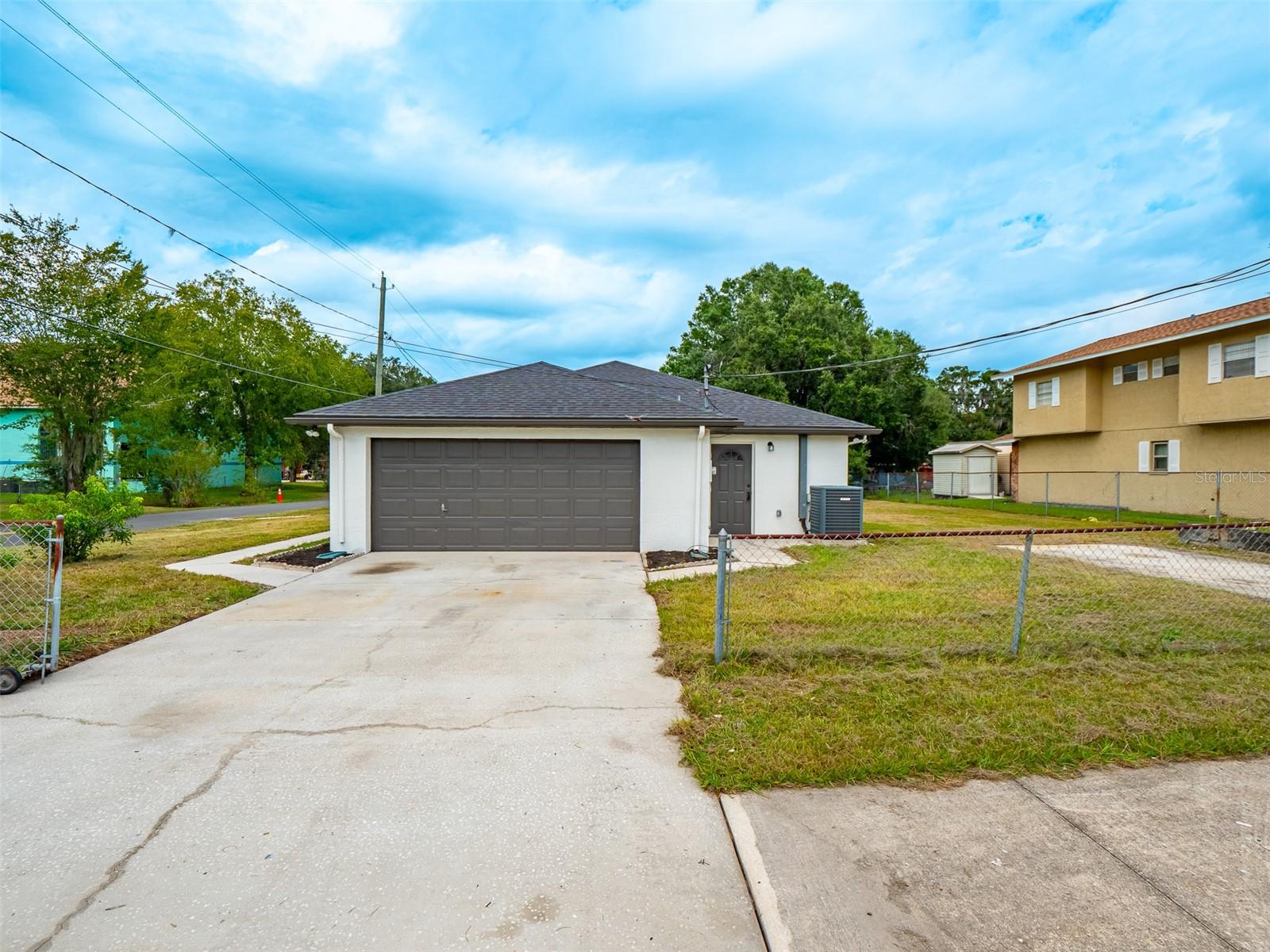 LINCOLN PARK SOUTH - Residential