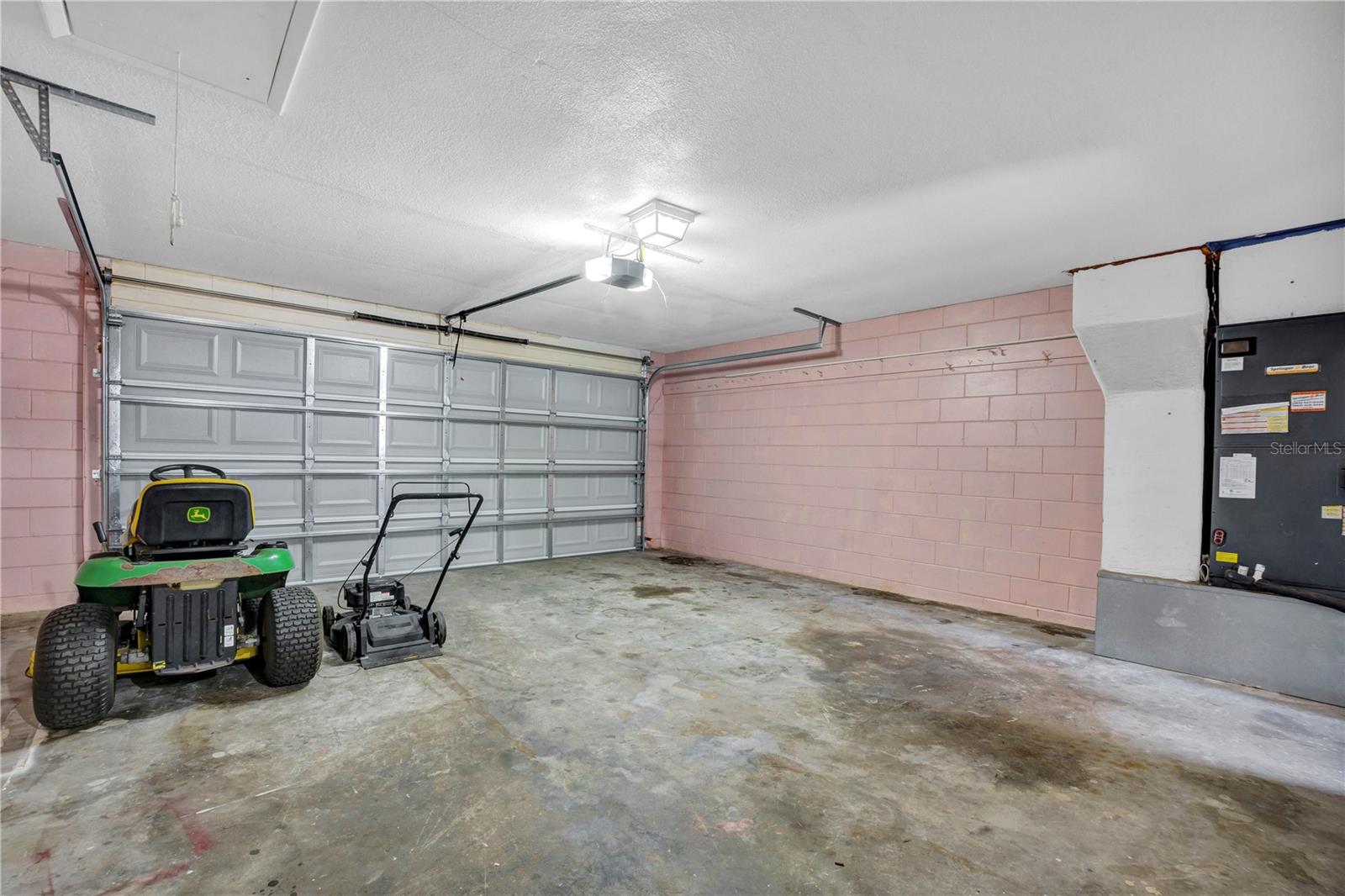 ARIANA HILLS - Residential