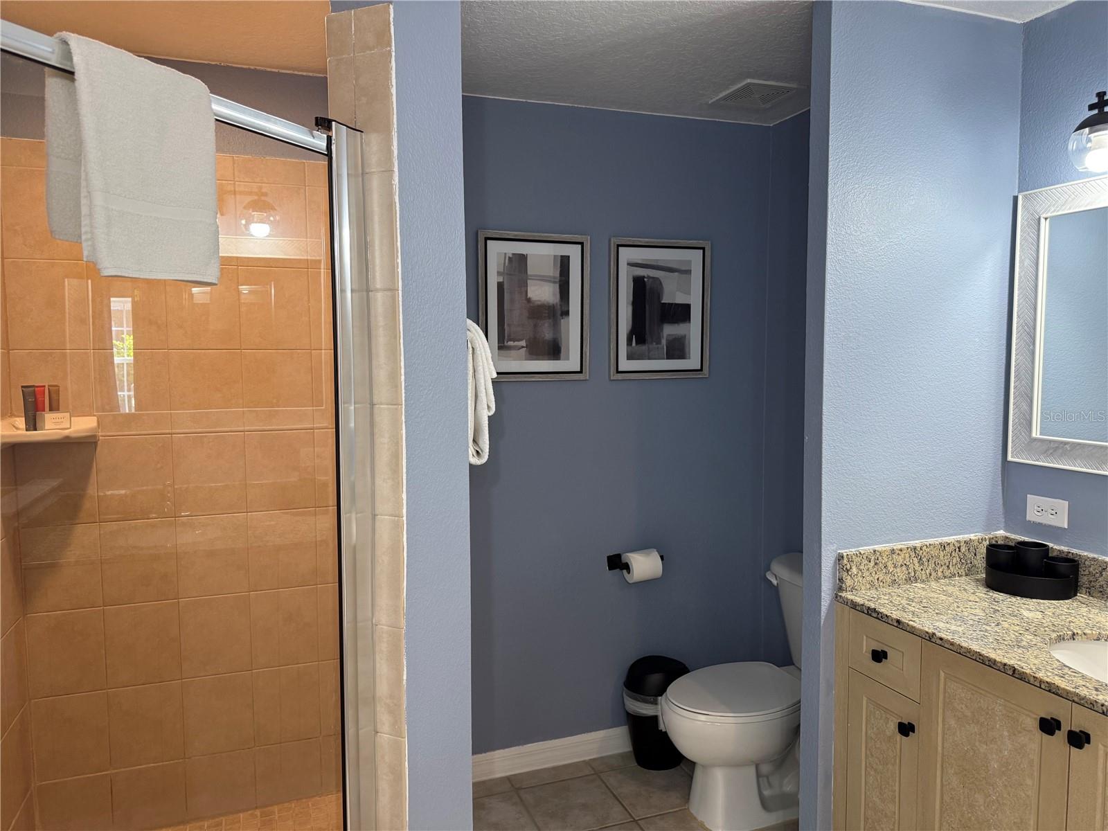 WORLDQUEST RESIDENCE - Residential