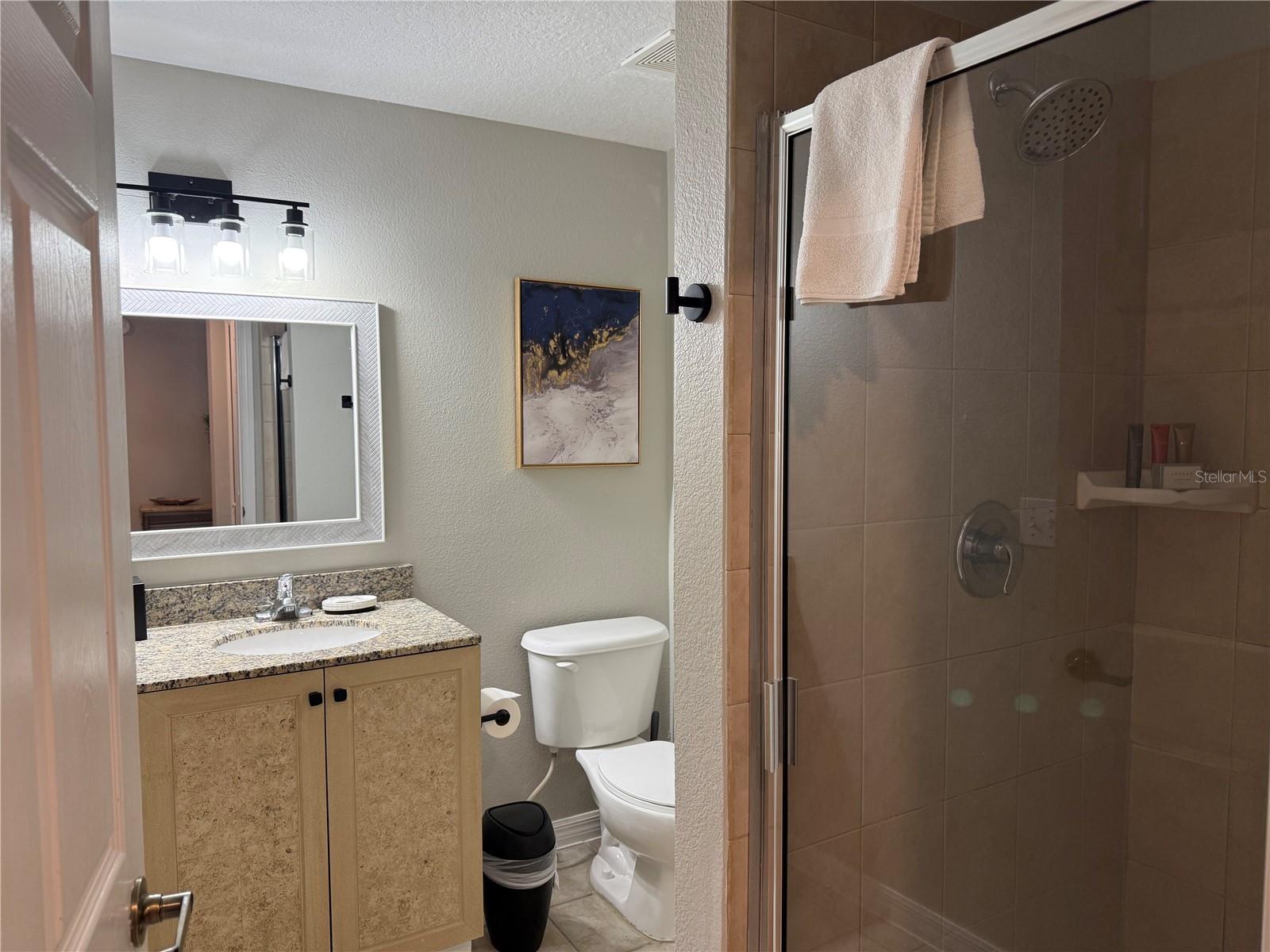 WORLDQUEST RESIDENCE - Residential