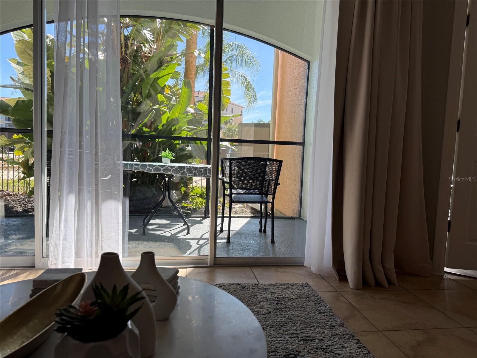 WORLDQUEST RESIDENCE - Residential