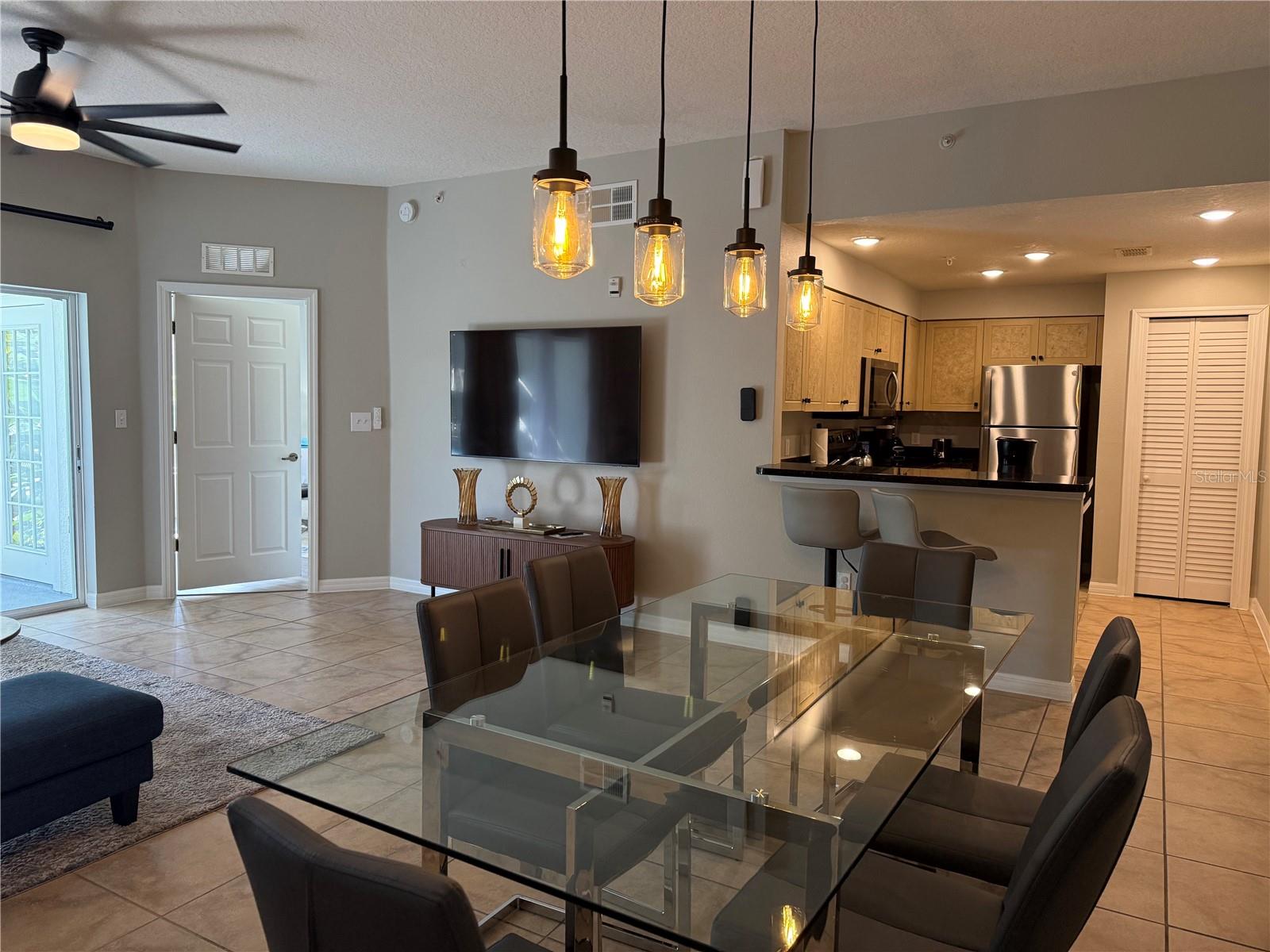 WORLDQUEST RESIDENCE - Residential