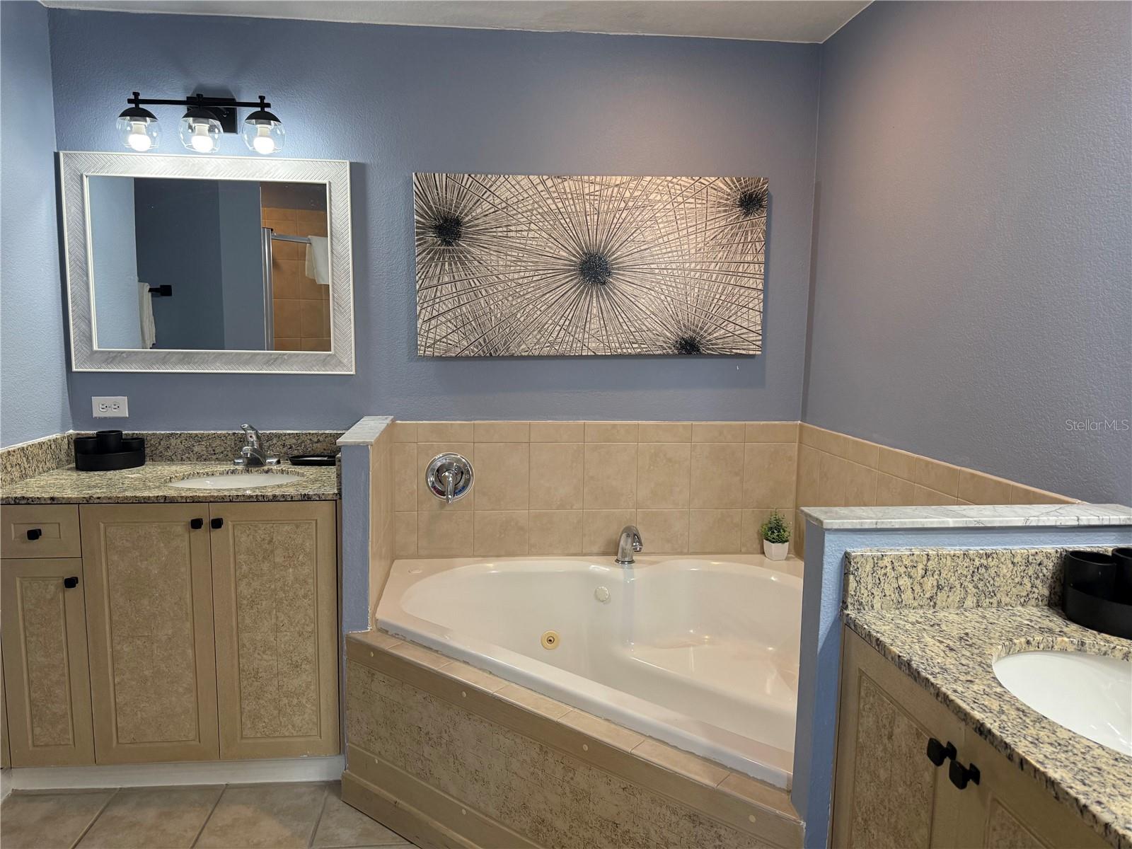 WORLDQUEST RESIDENCE - Residential