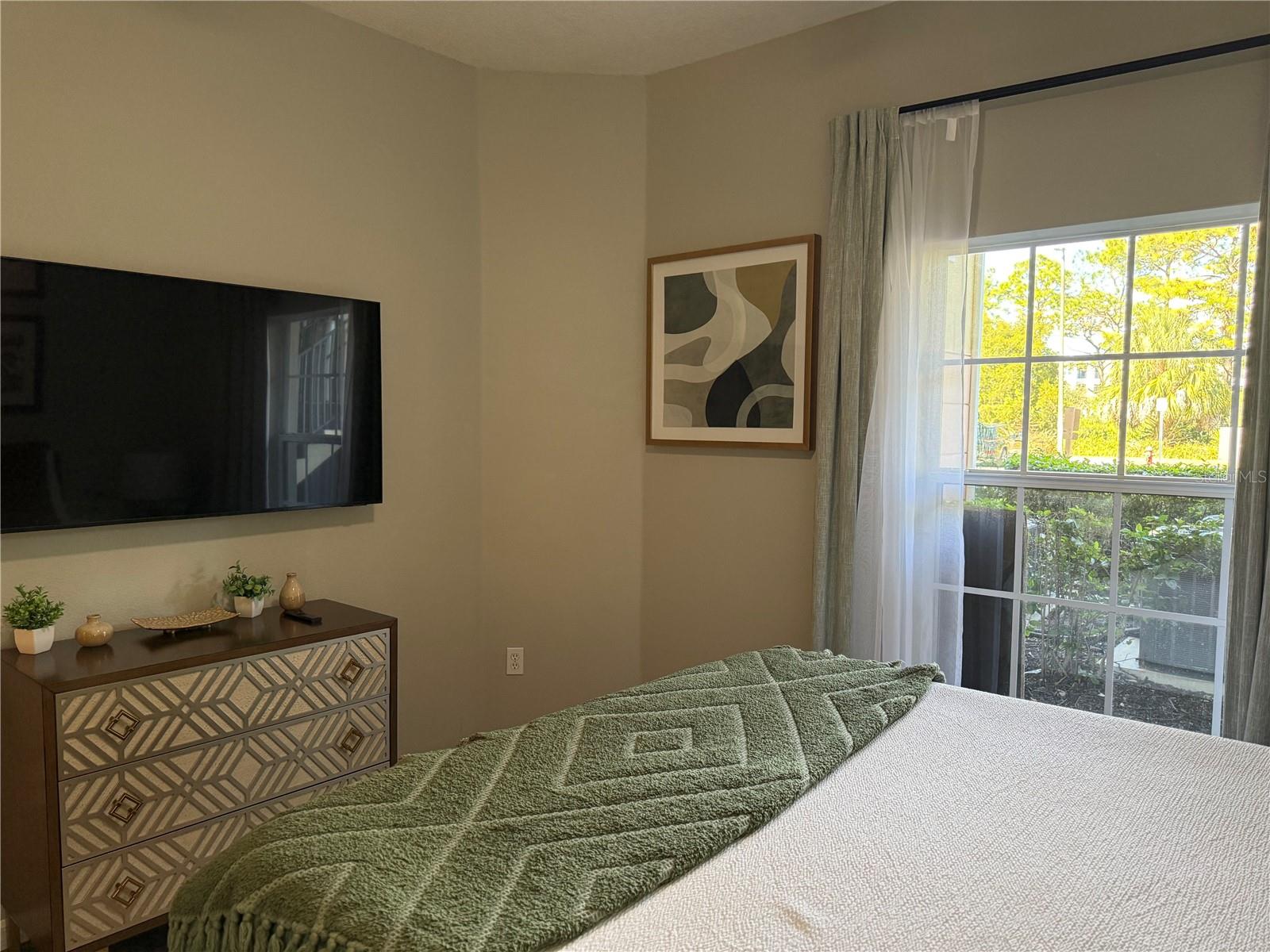 WORLDQUEST RESIDENCE - Residential