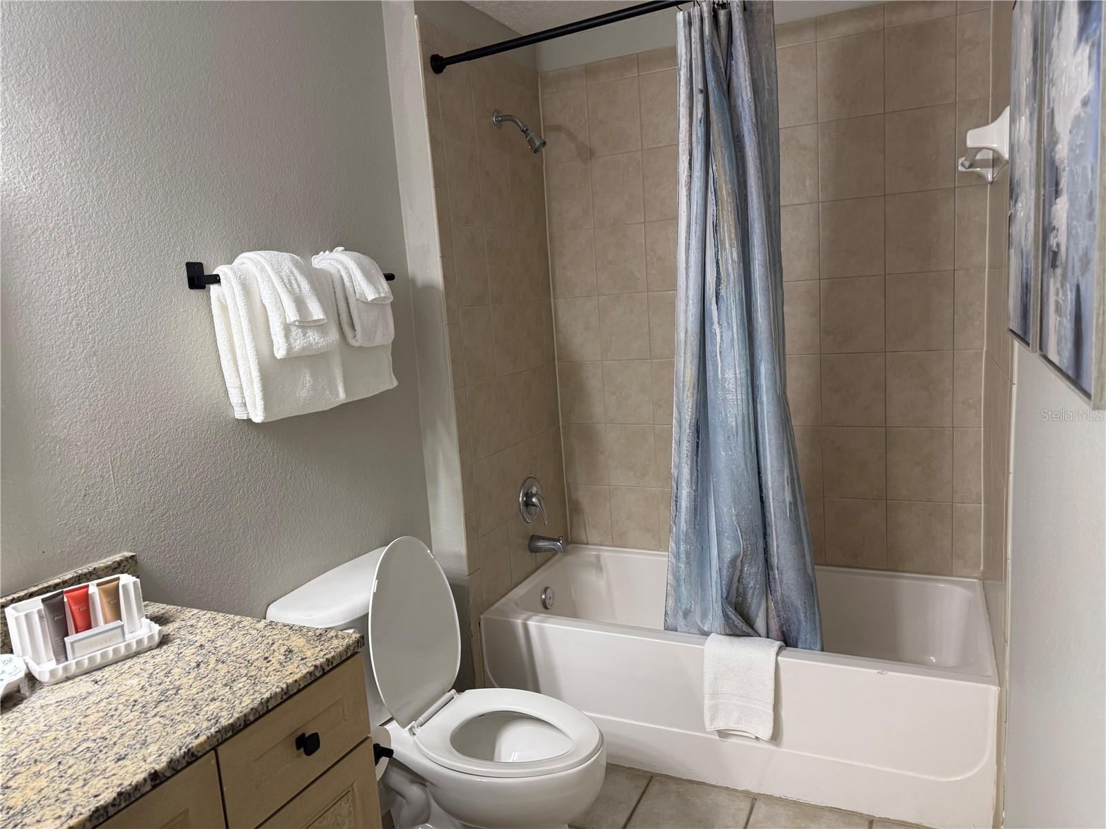 WORLDQUEST RESIDENCE - Residential