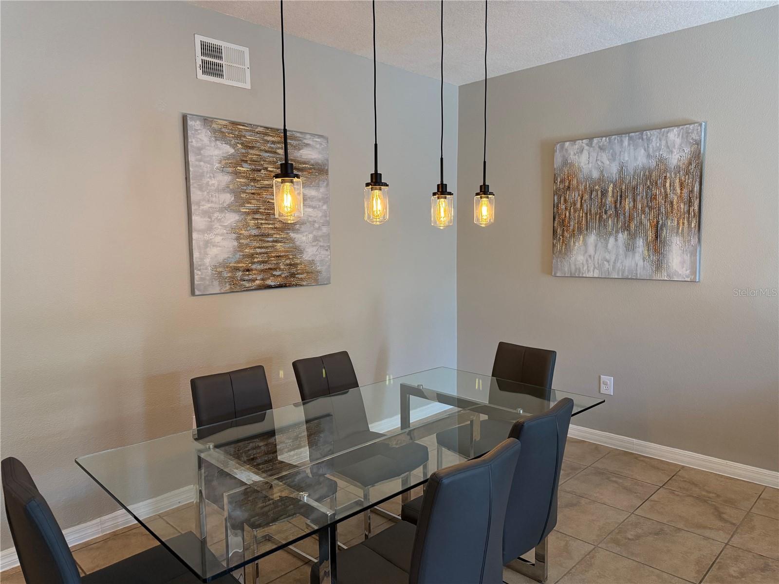 WORLDQUEST RESIDENCE - Residential