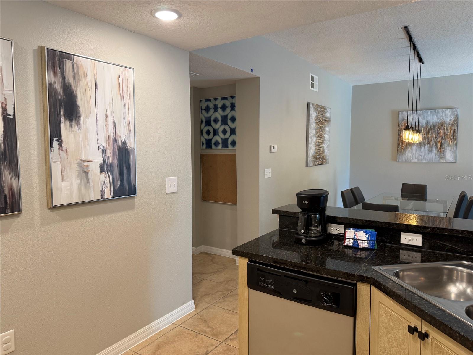 WORLDQUEST RESIDENCE - Residential