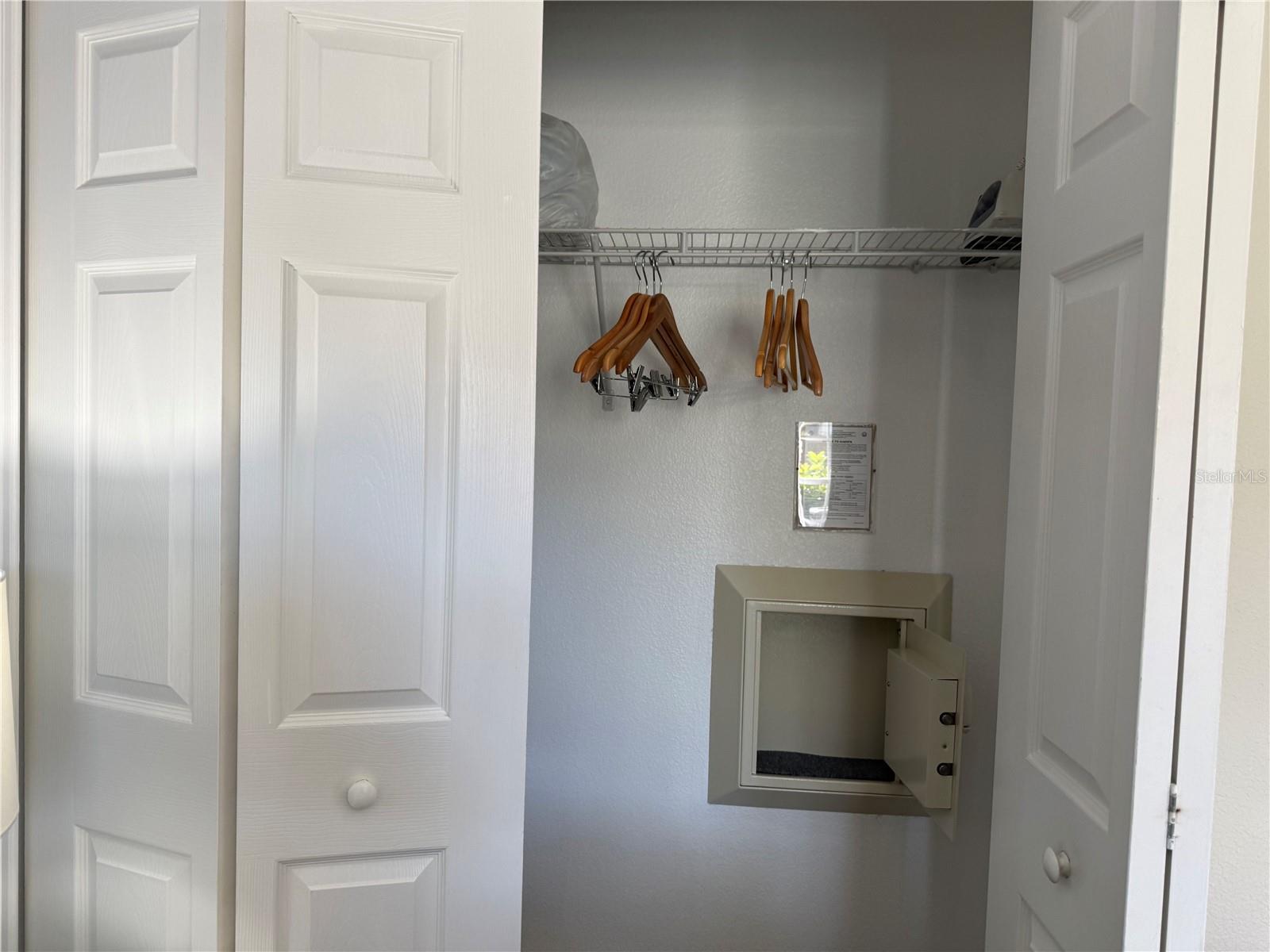 WORLDQUEST RESIDENCE - Residential