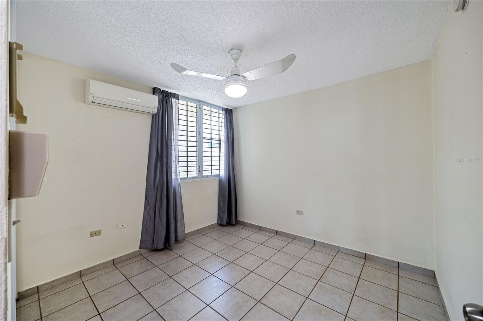 URBANIZÁCION PEDREGALES - Residential